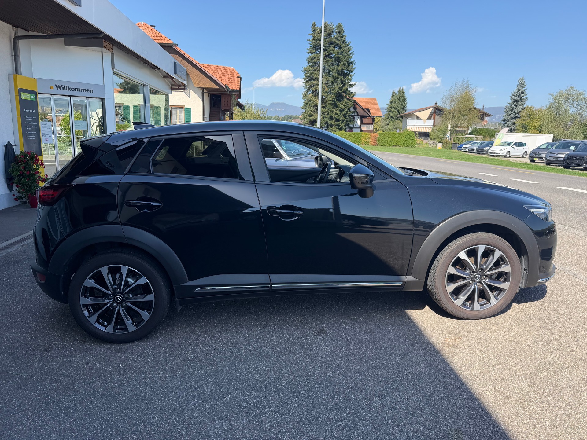 MAZDA CX-3 SKYACTIV-G 121 Revolution FWD Automat+++FRISCH AB MFK+++-showroom-element-2