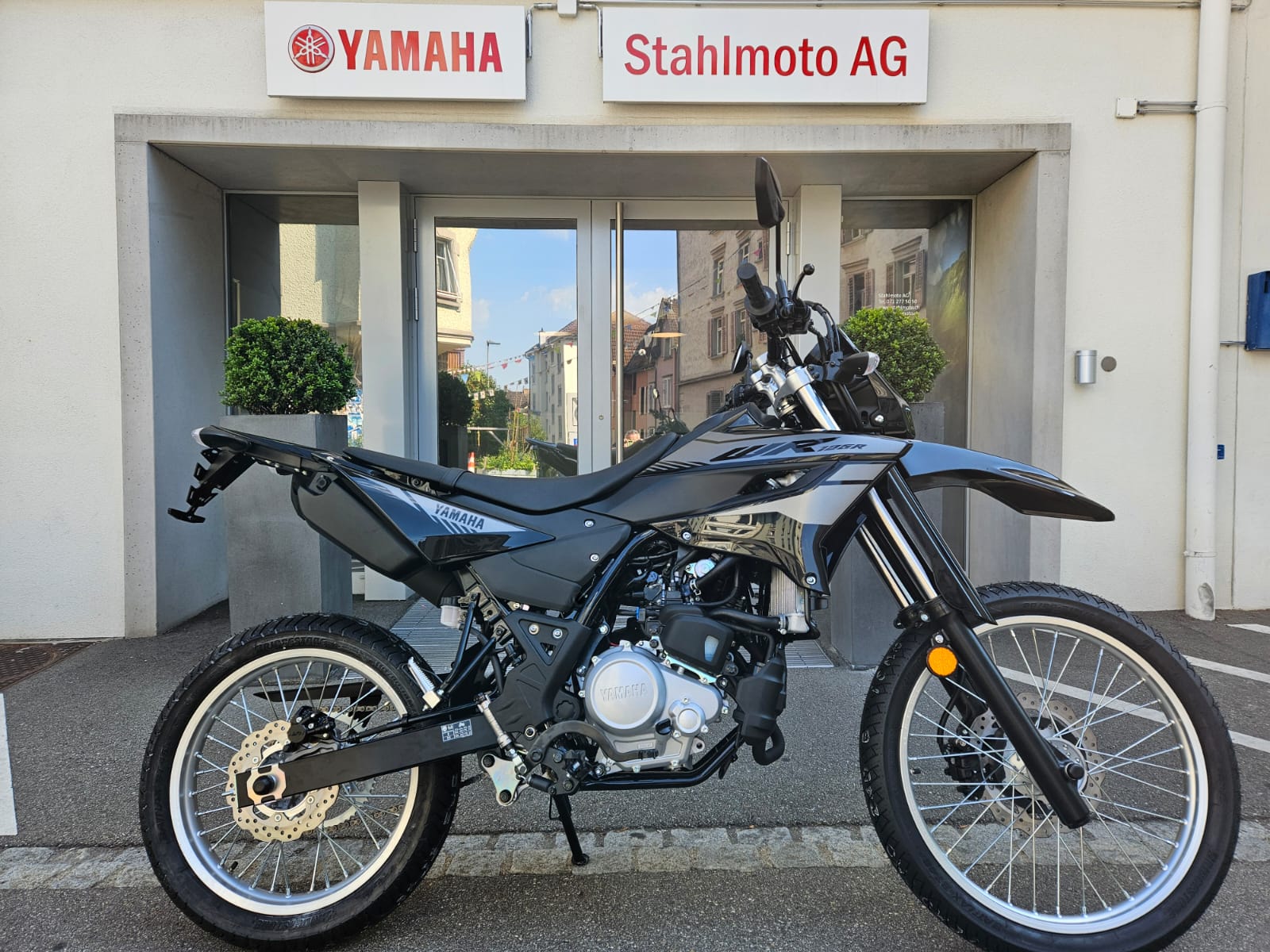 YAMAHA WR 125 SuperMotard-image-2