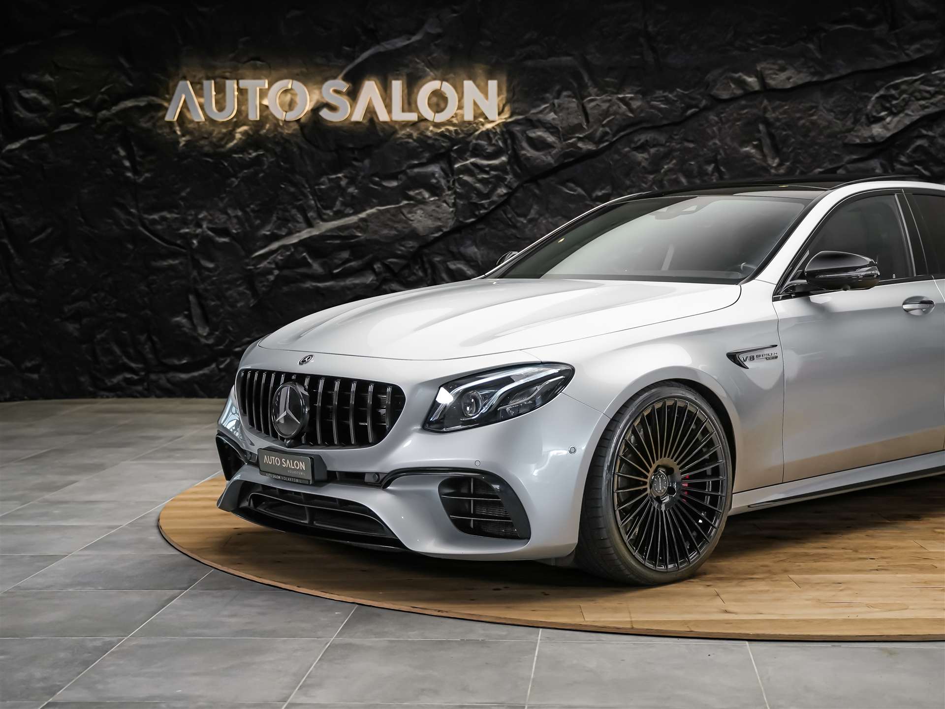 MERCEDES-BENZ E 63 S AMG 4matic *21" Felgen*Panorama*Sitzbelüftung*Massage*Ambientebeleuchtung*-image-18