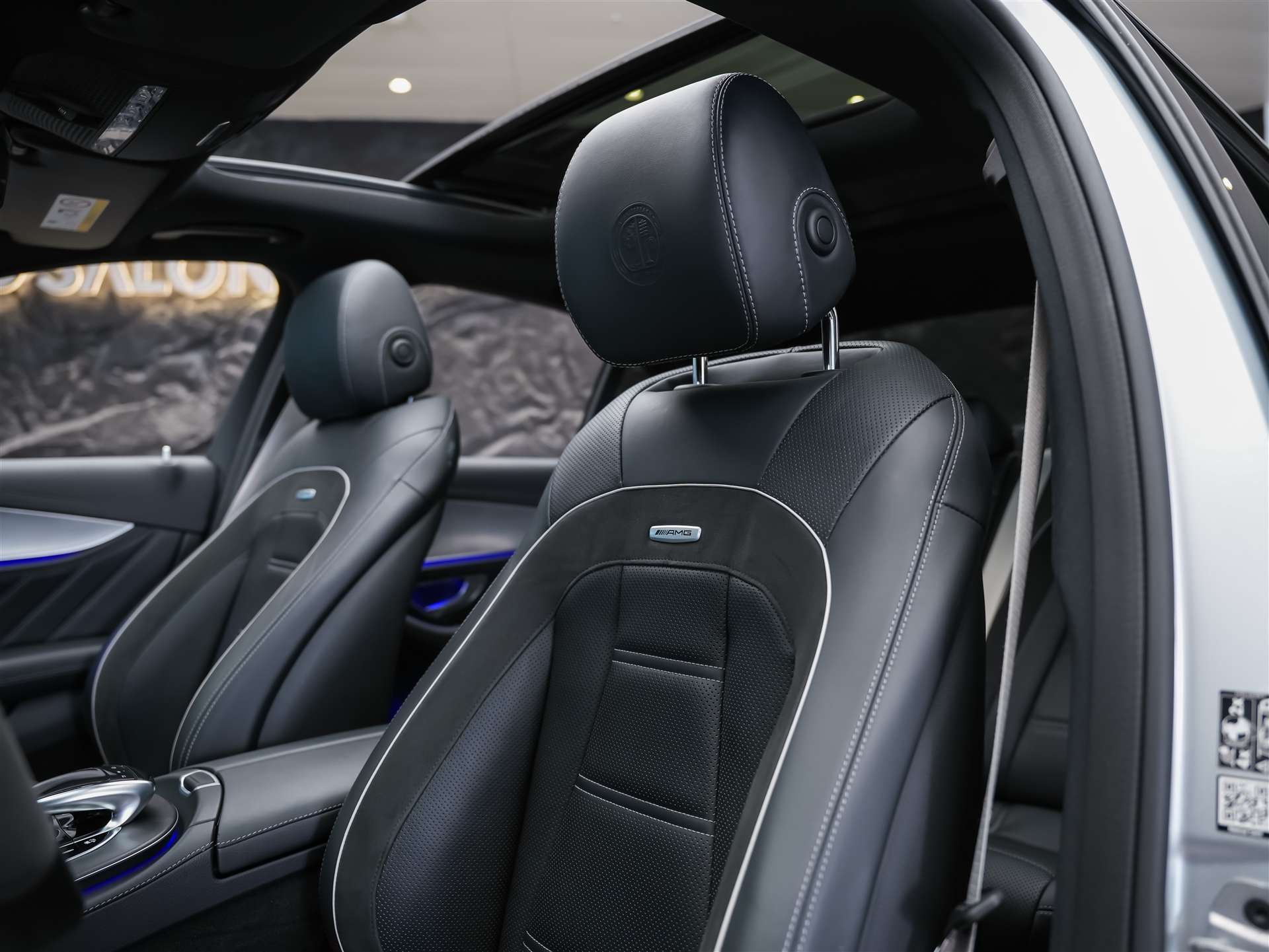 MERCEDES-BENZ E 63 S AMG 4matic *21" Felgen*Panorama*Sitzbelüftung*Massage*Ambientebeleuchtung*-image-10