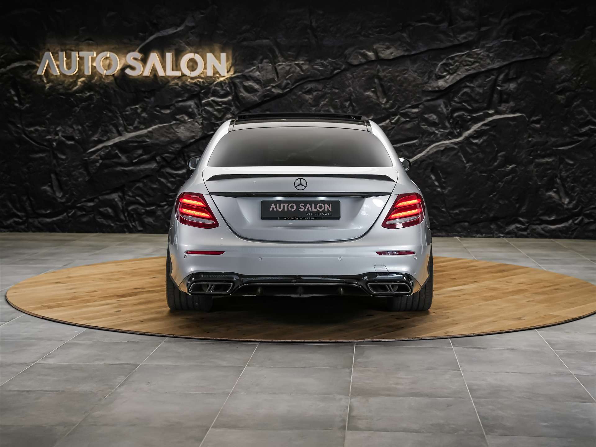 MERCEDES-BENZ E 63 S AMG 4matic *21" Felgen*Panorama*Sitzbelüftung*Massage*Ambientebeleuchtung*-image-4