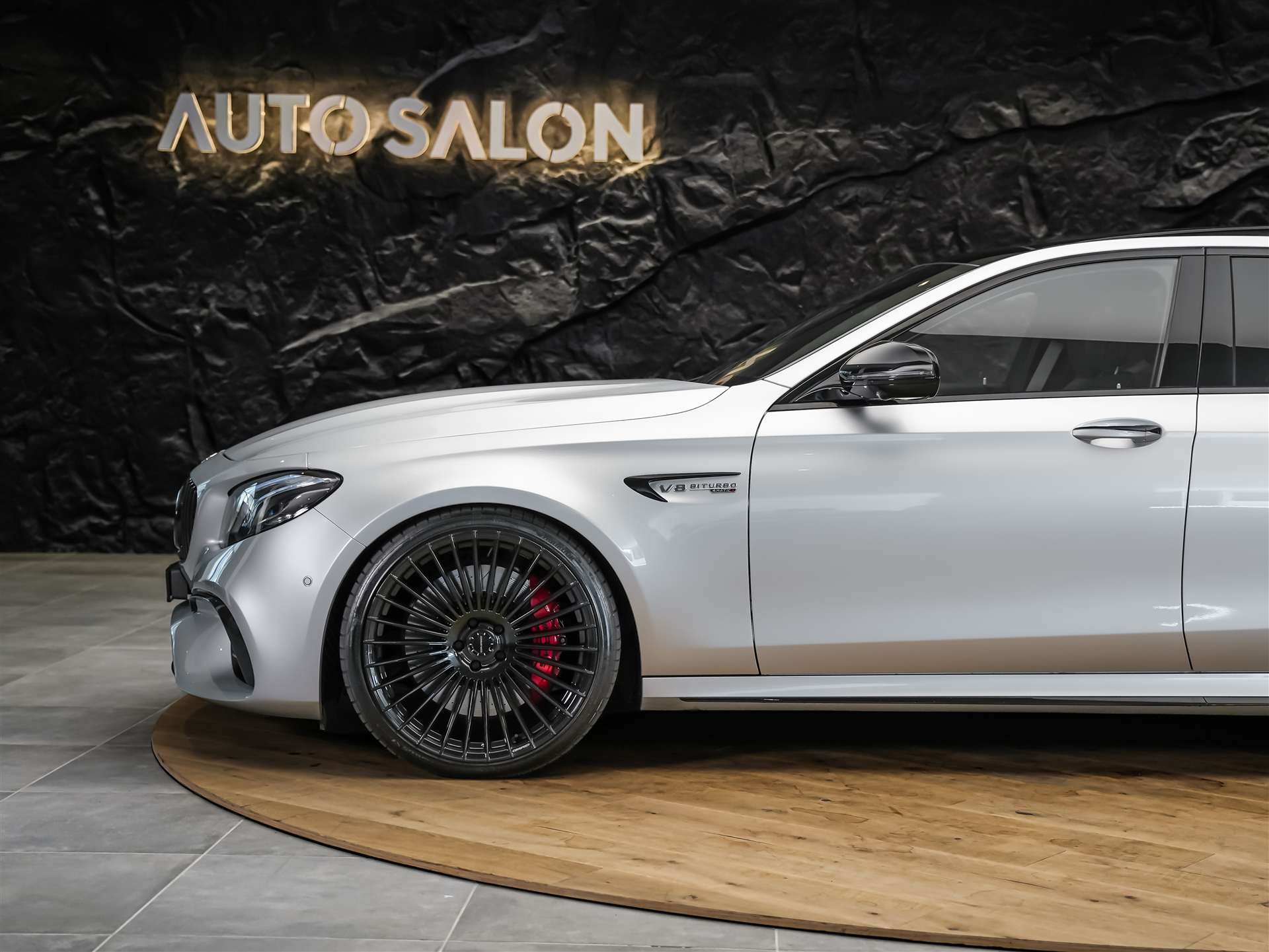 MERCEDES-BENZ E 63 S AMG 4matic *21" Felgen*Panorama*Sitzbelüftung*Massage*Ambientebeleuchtung*-image-19