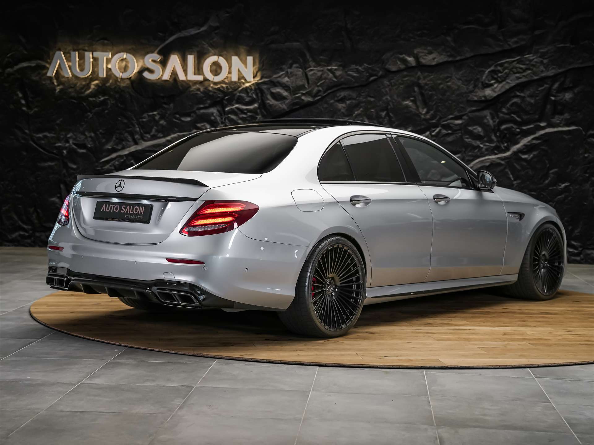 MERCEDES-BENZ E 63 S AMG 4matic *21" Felgen*Panorama*Sitzbelüftung*Massage*Ambientebeleuchtung*-image-5
