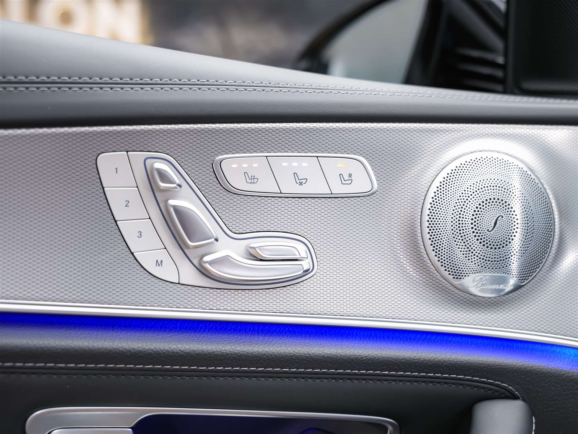 MERCEDES-BENZ E 63 S AMG 4matic *21" Felgen*Panorama*Sitzbelüftung*Massage*Ambientebeleuchtung*-image-27