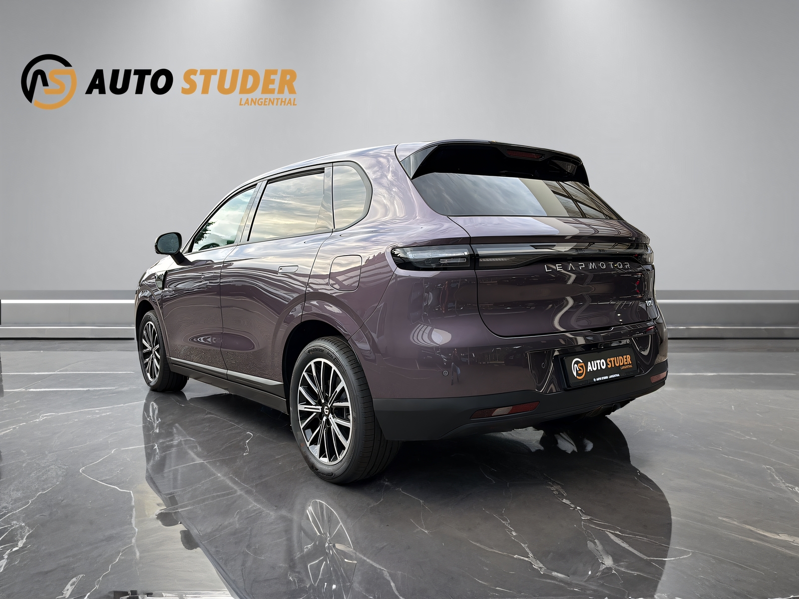 LEAPMOTOR B10 Hybrid EV-image-9