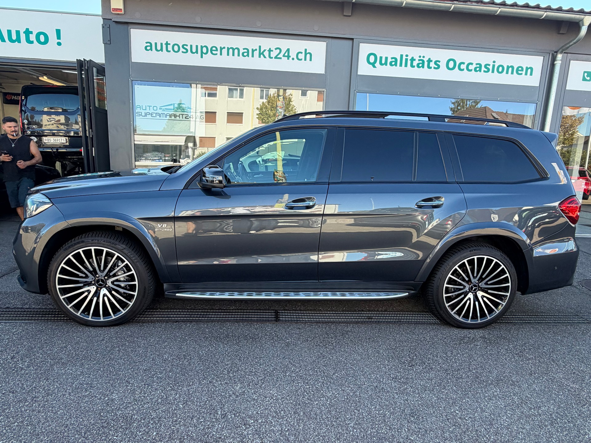 MERCEDES-BENZ GLS 63 AMG 4Matic Speedshift Plus 7G-Tronic-showroom-element-1