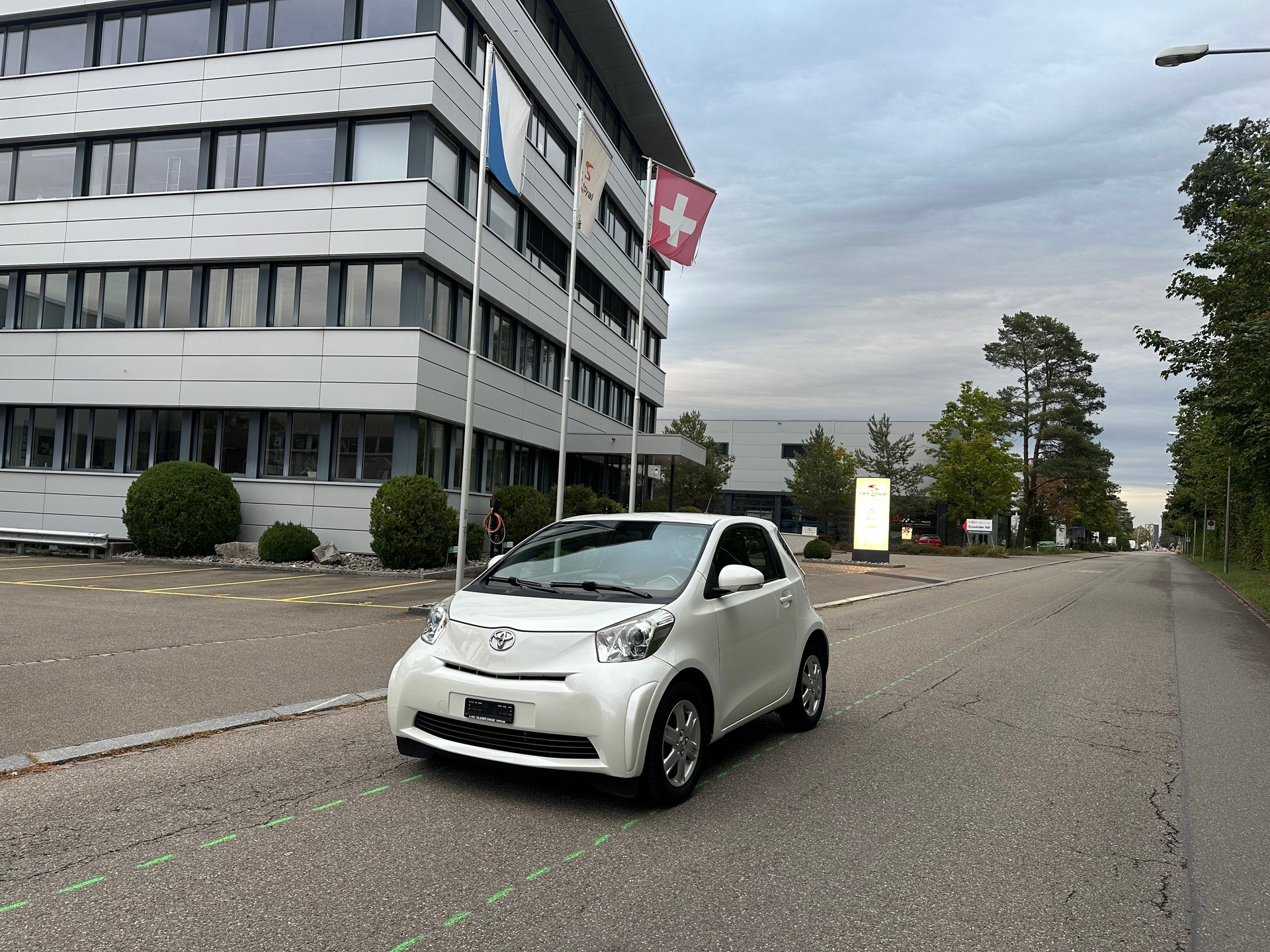 TOYOTA iQ 1.0 VVT-i Multidrive