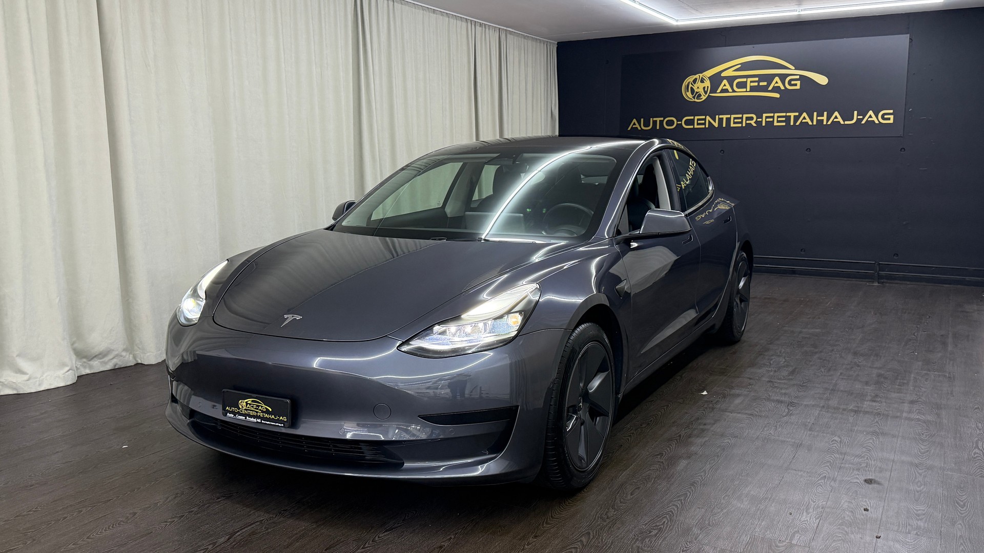 TESLA Model 3