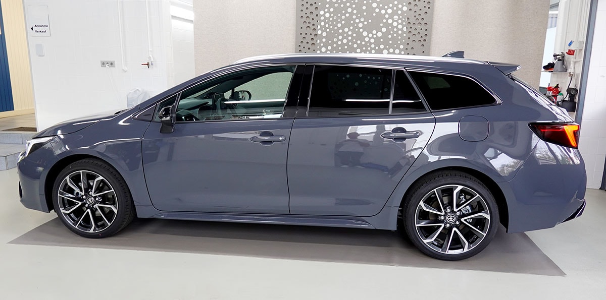 TOYOTA Corolla Touring Sports 2.0 HSD Premium e-CVT-showroom-element-1