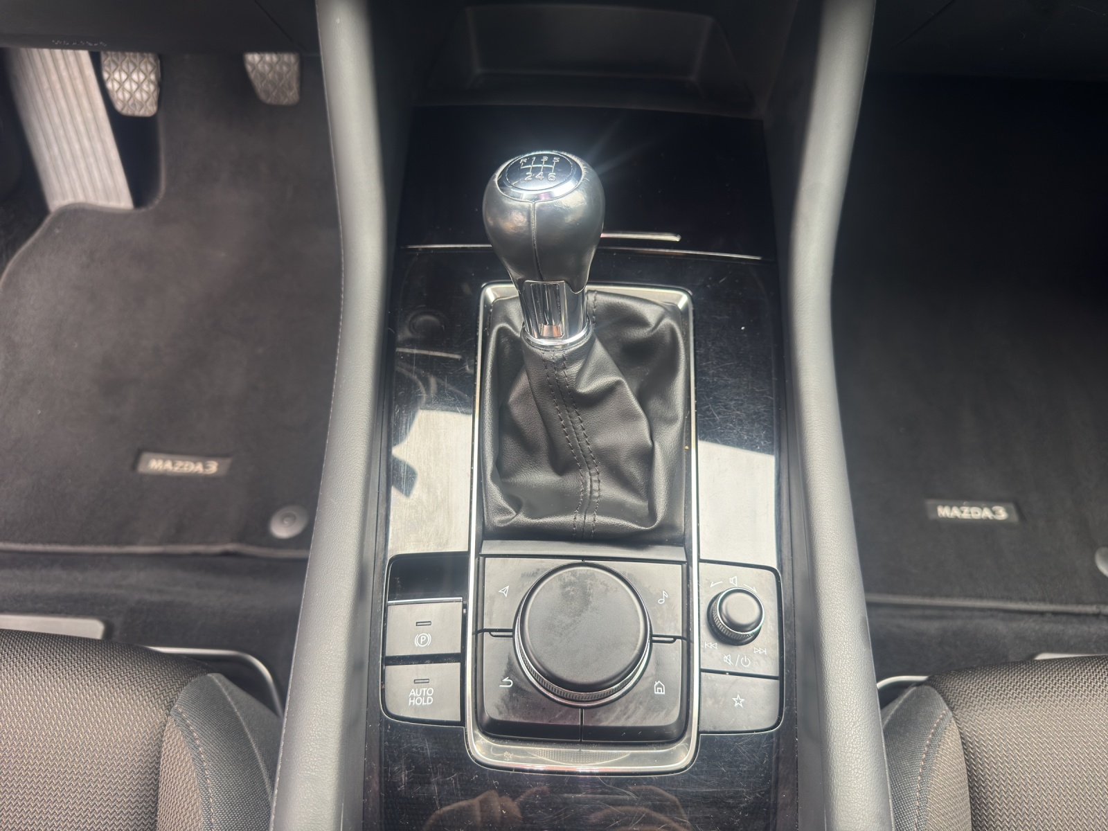 MAZDA 3 Hatchback 2.0 122 Ambition-image-12