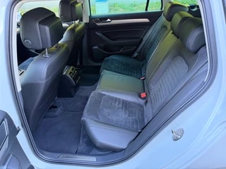 VW Passat Variant 2.0 TSI BMT Highline DSG-image-12