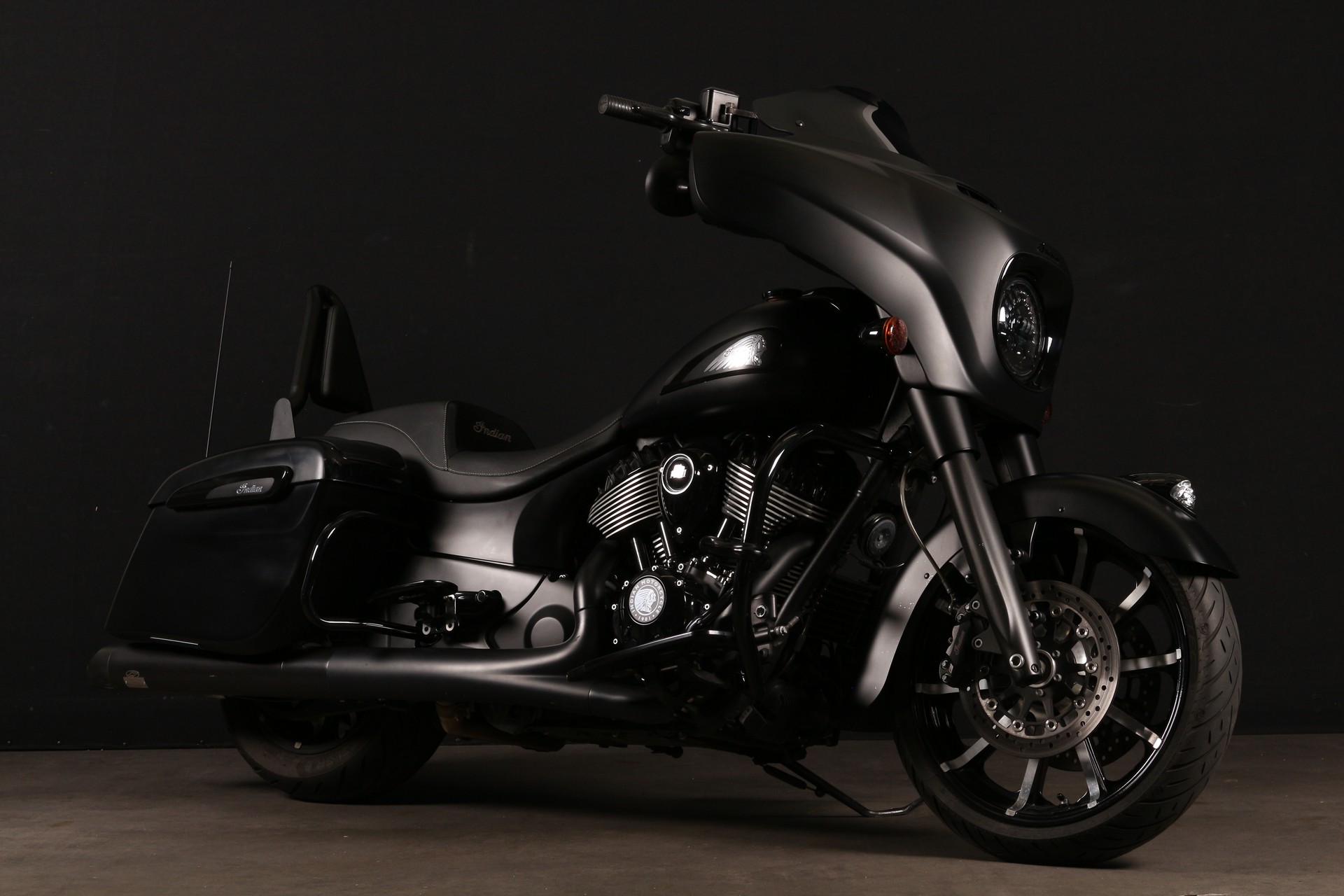 INDIAN Chieftain Dark Horse-image-5
