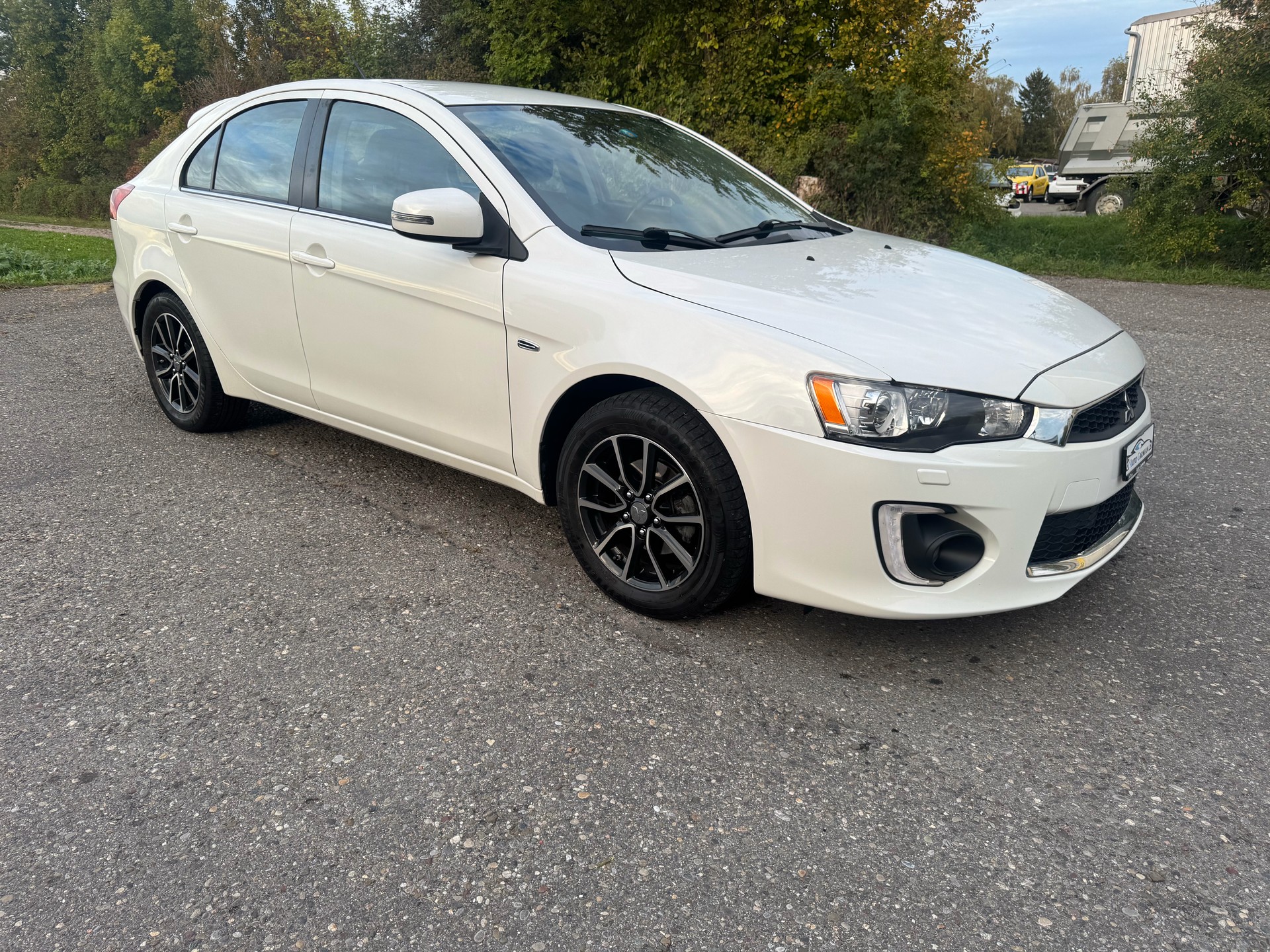 MITSUBISHI Lancer Sportback 1.8 Style CVT-showroom-element-1