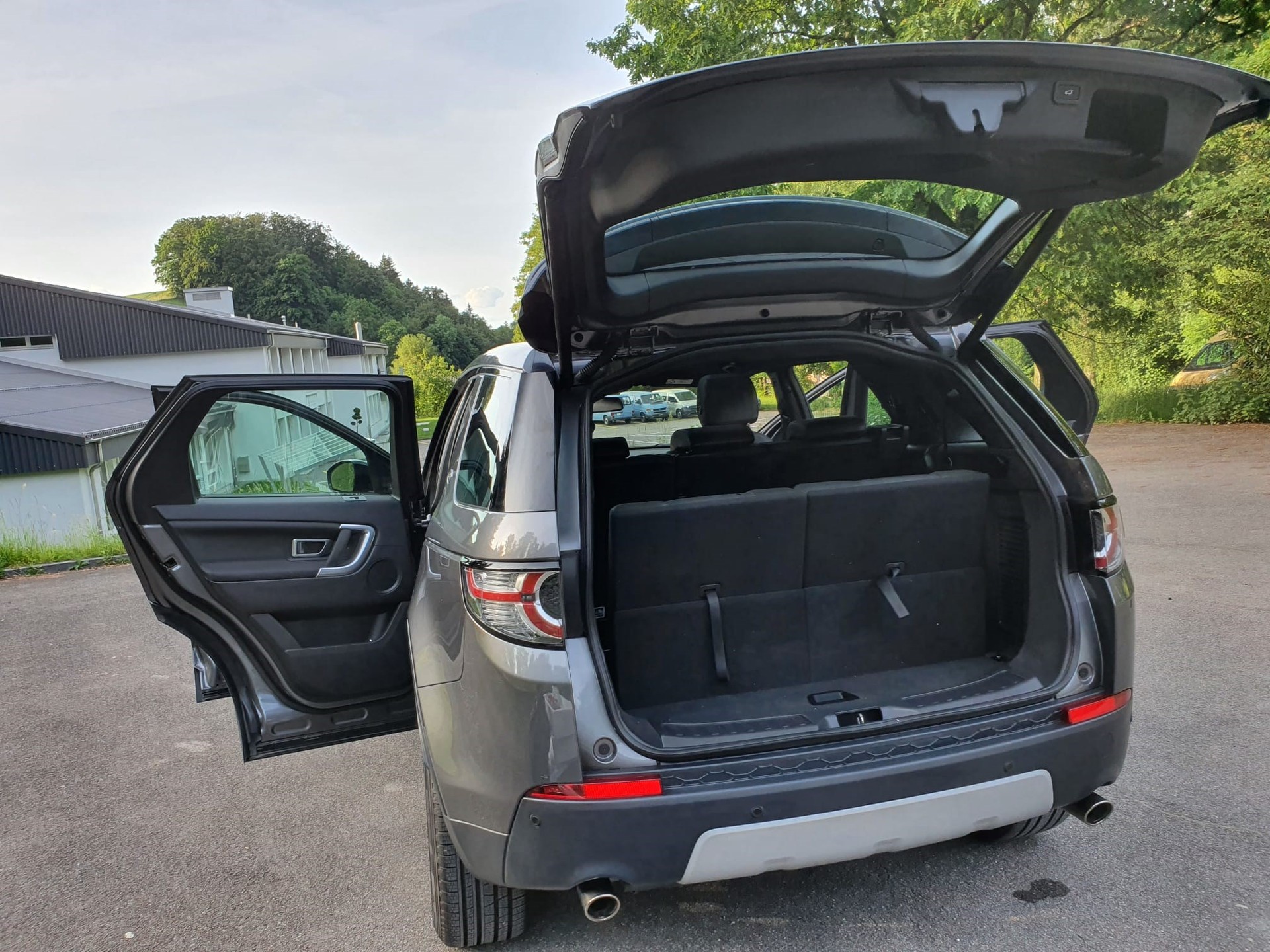 LAND ROVER Discovery Sport 2.0 TD4 Pure AT9-image-9