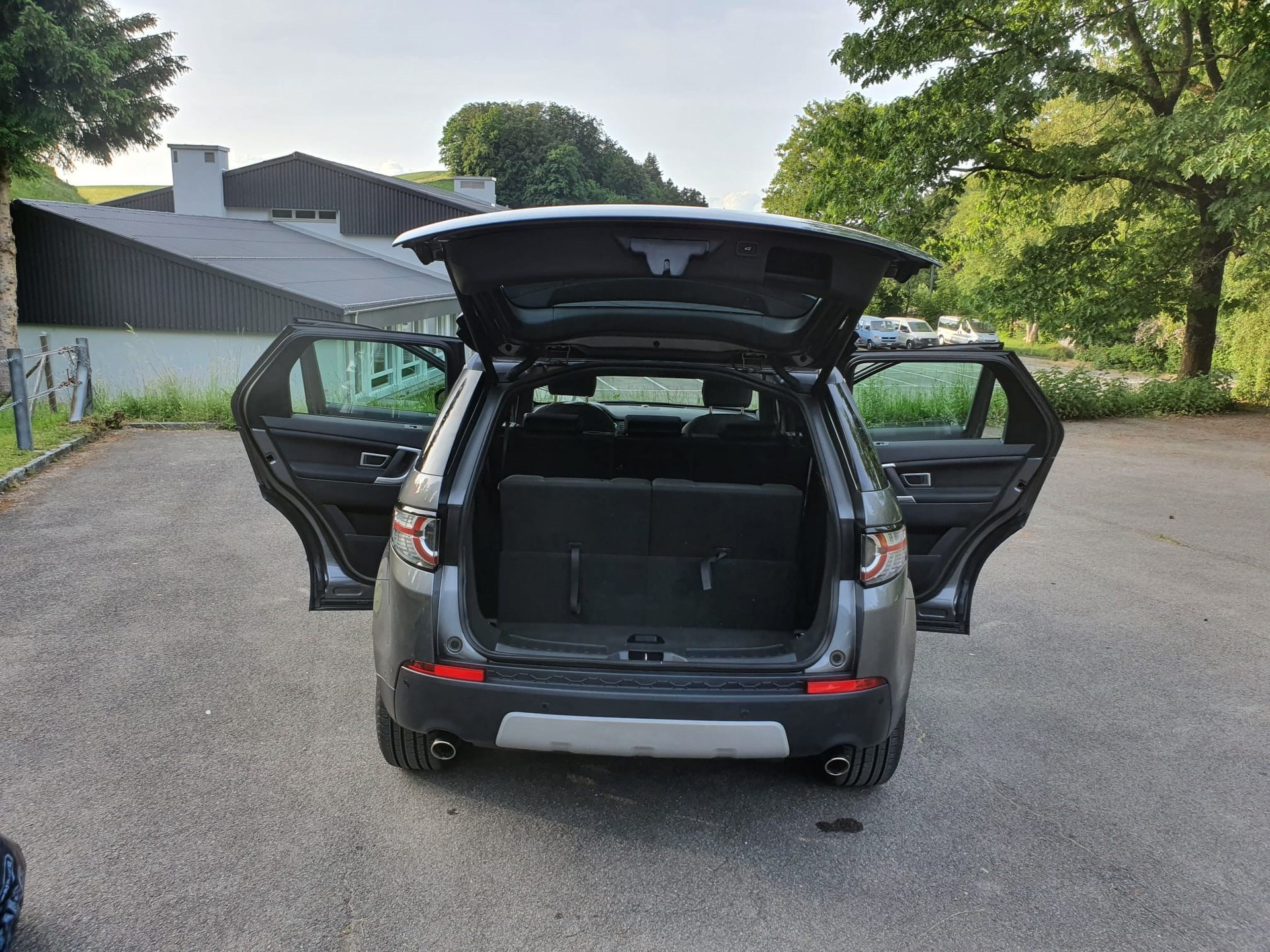 LAND ROVER Discovery Sport 2.0 TD4 Pure AT9-image-6