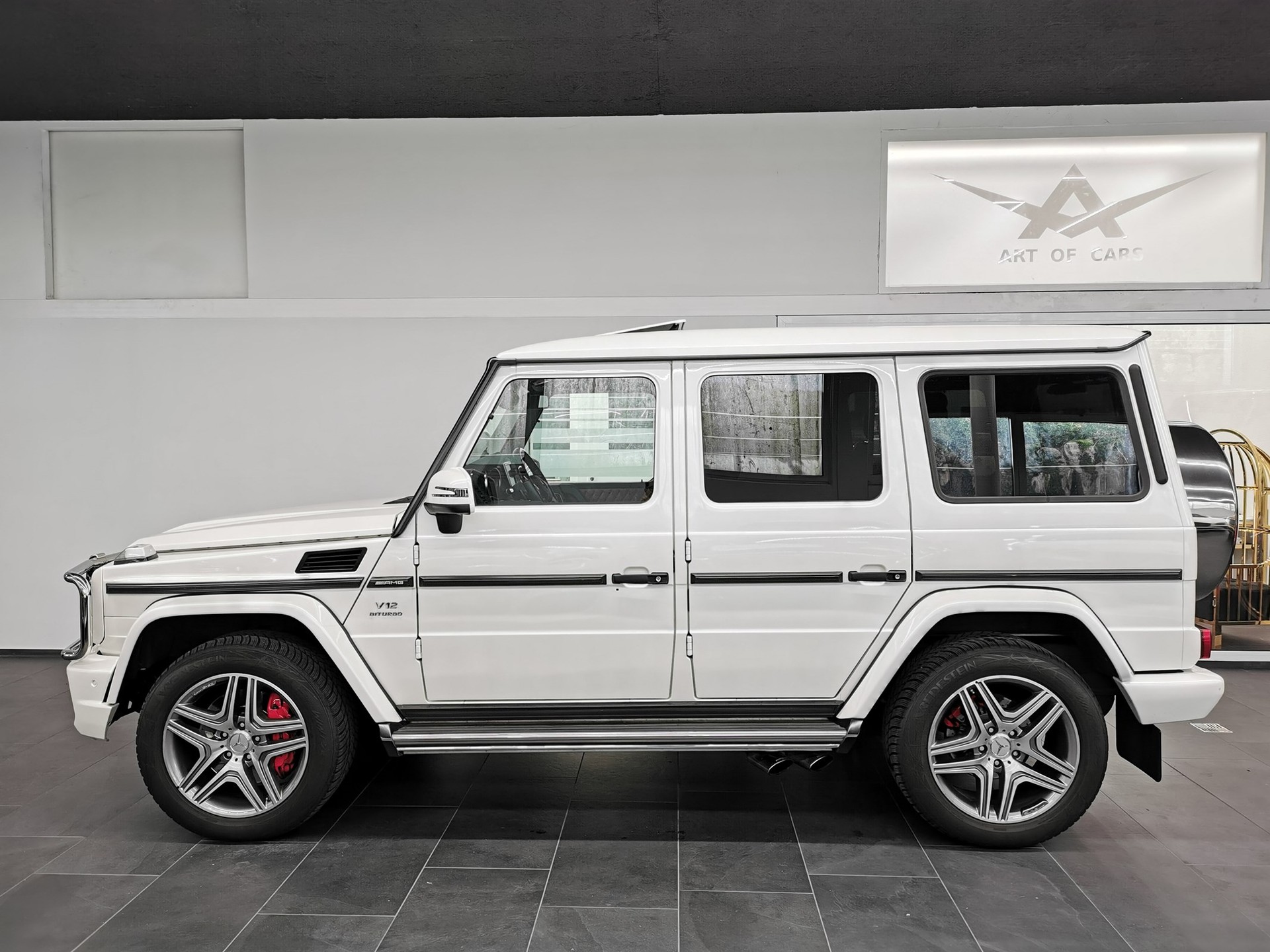 MERCEDES-BENZ G 65 AMG 612 PS 1000 NM DREHMOMENT SONDEREDITION UAE SPIRIT OF THE UNION 40 VOLL FRONTBÜGEL-image-3