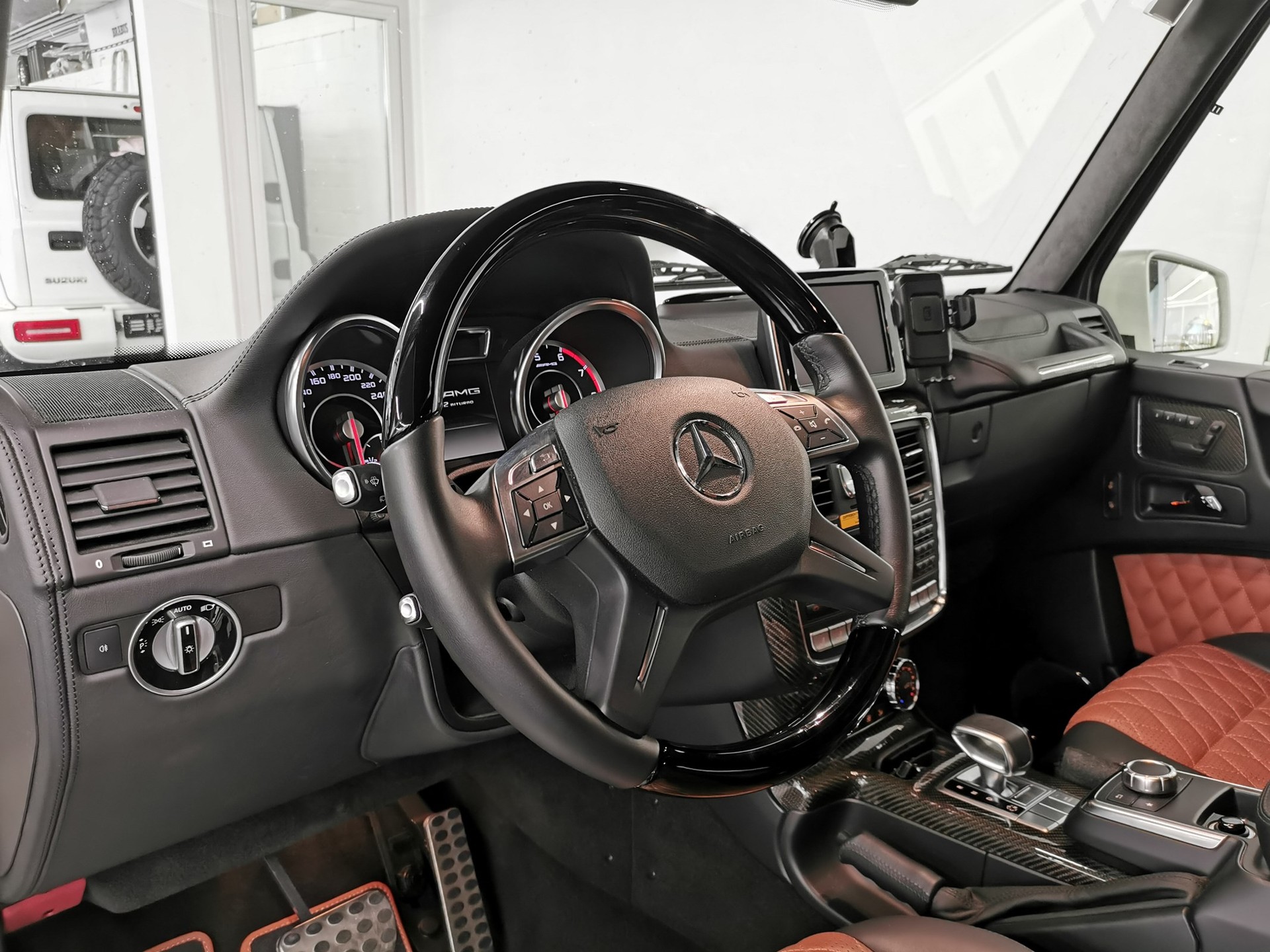 MERCEDES-BENZ G 65 AMG 612 PS 1000 NM DREHMOMENT SONDEREDITION UAE SPIRIT OF THE UNION 40 VOLL FRONTBÜGEL-image-7