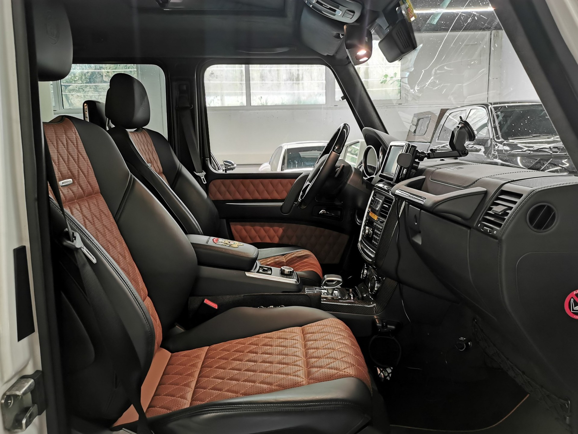 MERCEDES-BENZ G 65 AMG 612 PS 1000 NM DREHMOMENT SONDEREDITION UAE SPIRIT OF THE UNION 40 VOLL FRONTBÜGEL-image-9