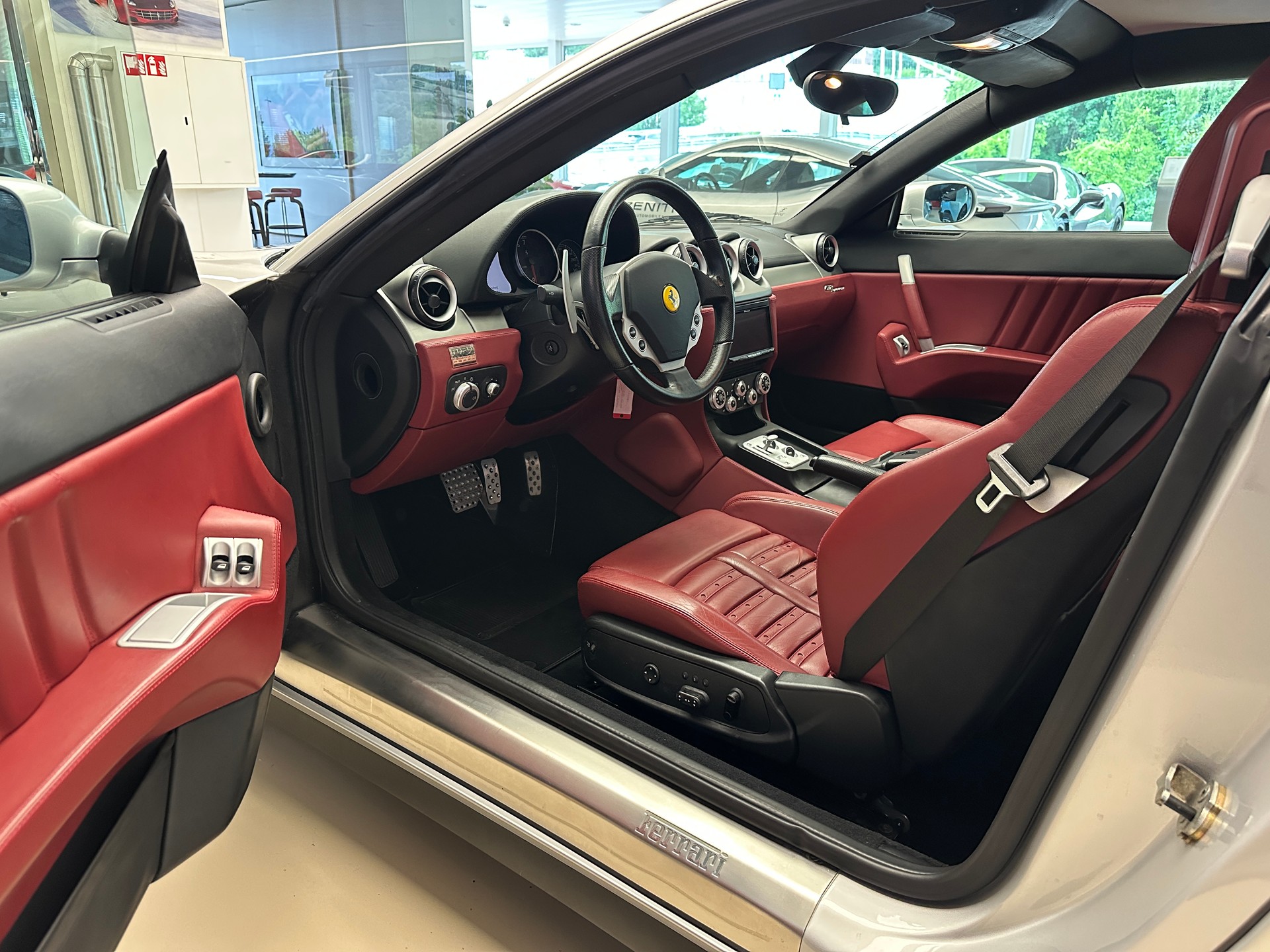 FERRARI 612-image-10