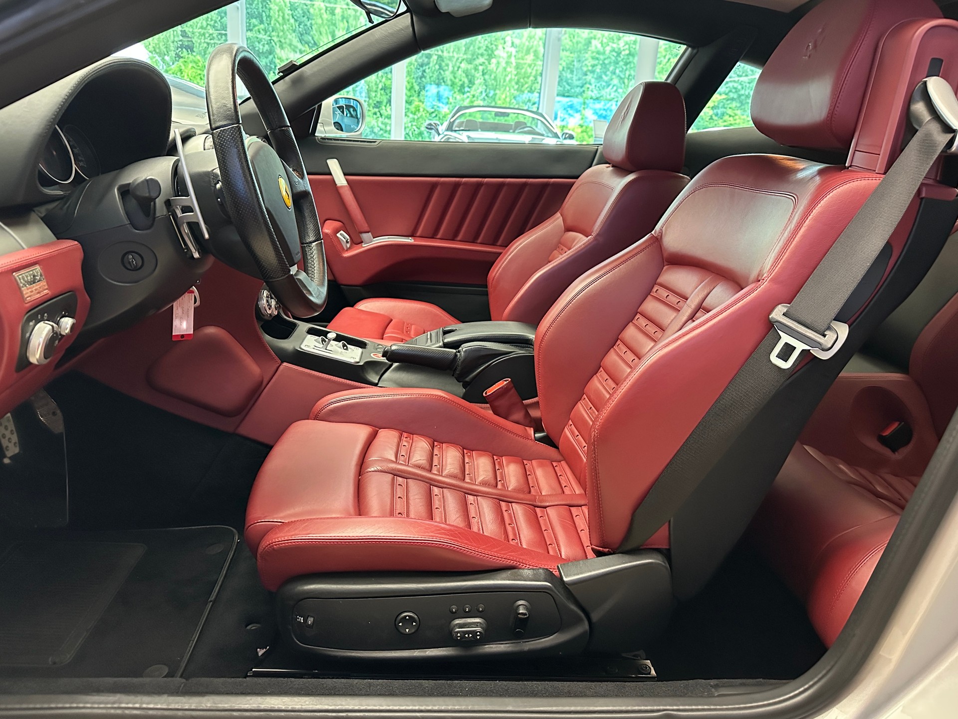 FERRARI 612-image-11