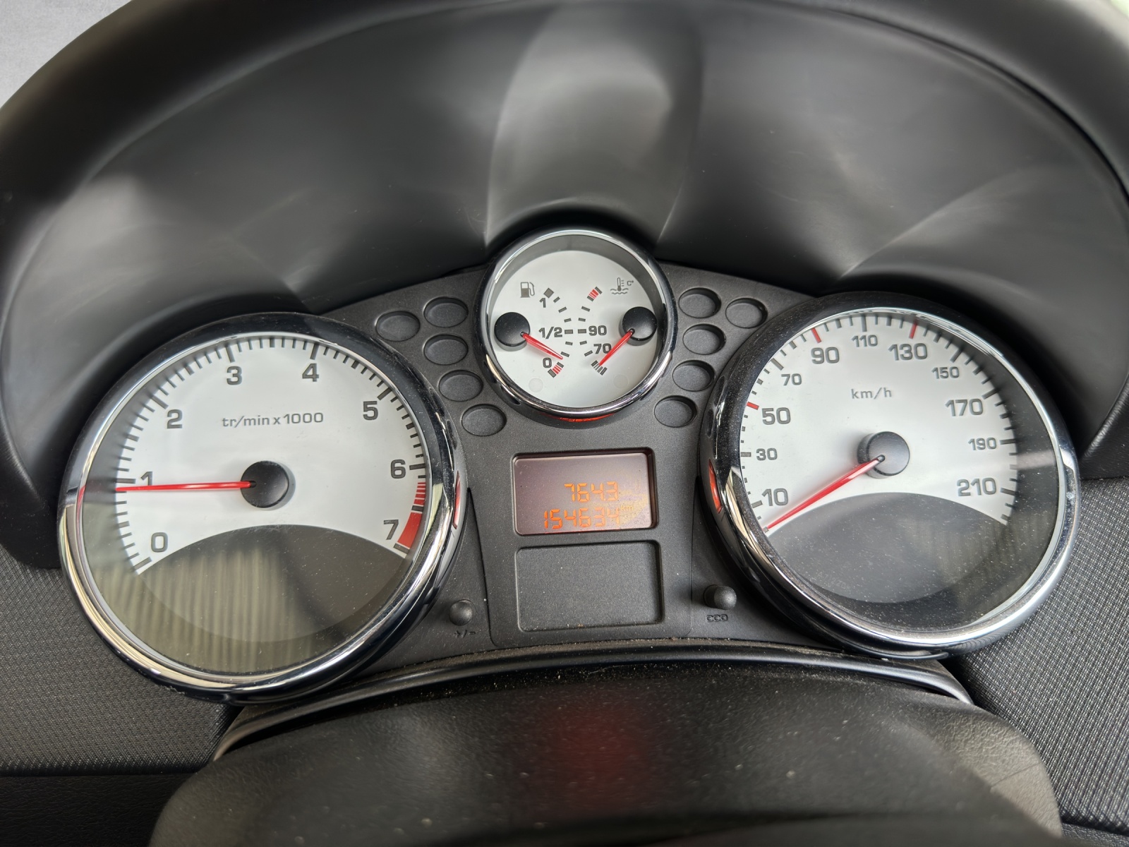 PEUGEOT 207 CC 1.6 16V Turbo Swiss Edition-image-16