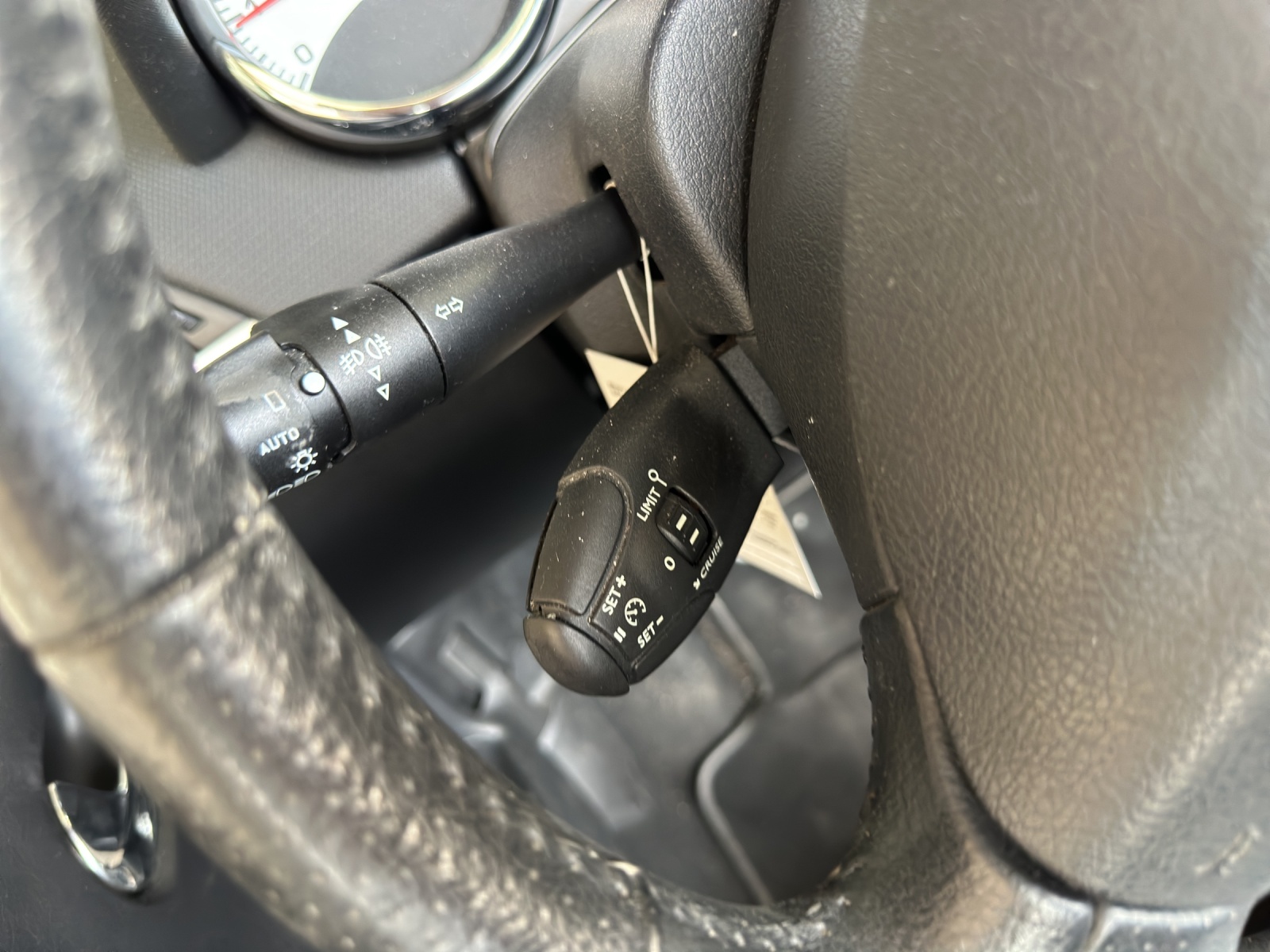 PEUGEOT 207 CC 1.6 16V Turbo Swiss Edition-image-14