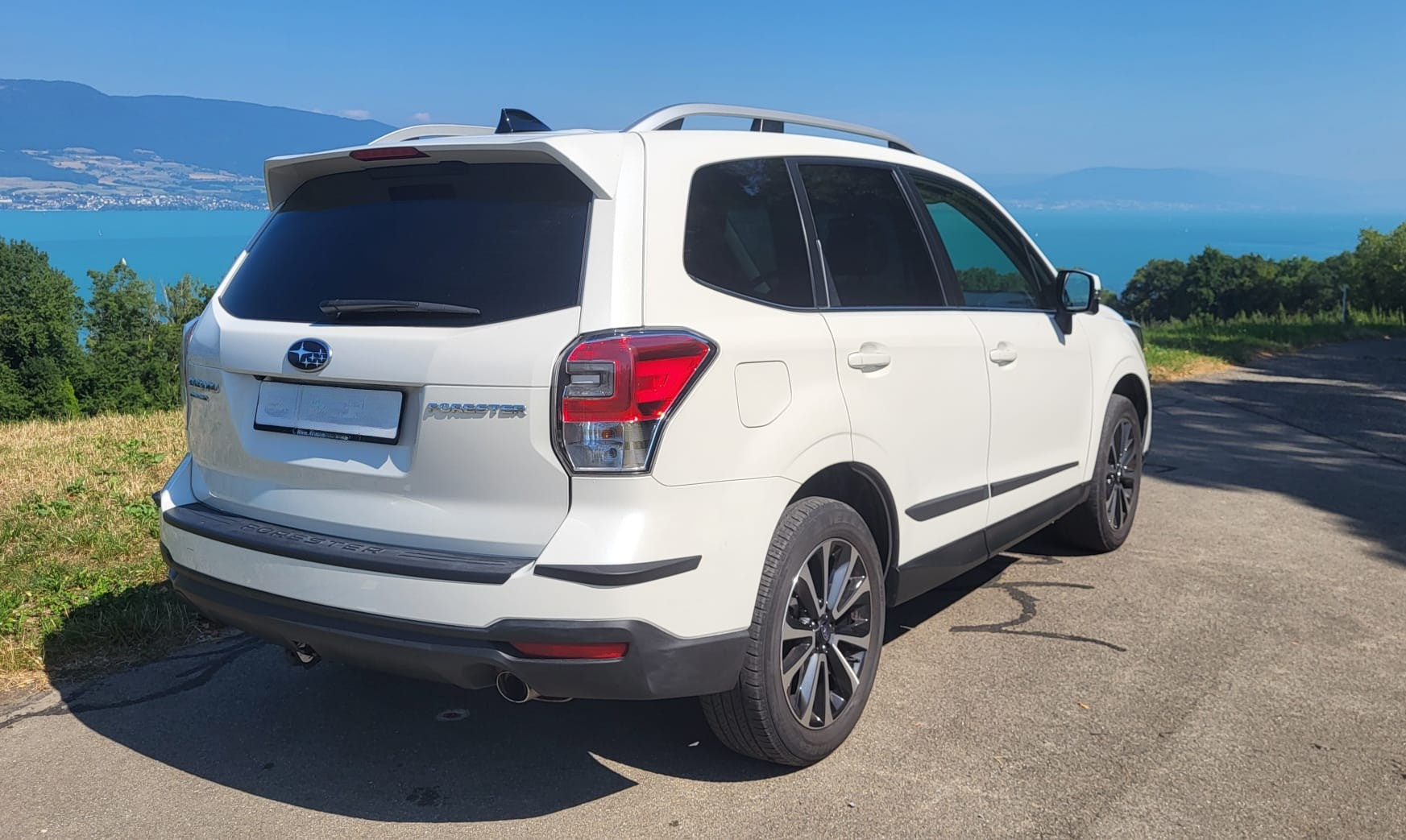 SUBARU Forester 2.0i Executive Lineartronic-image-1