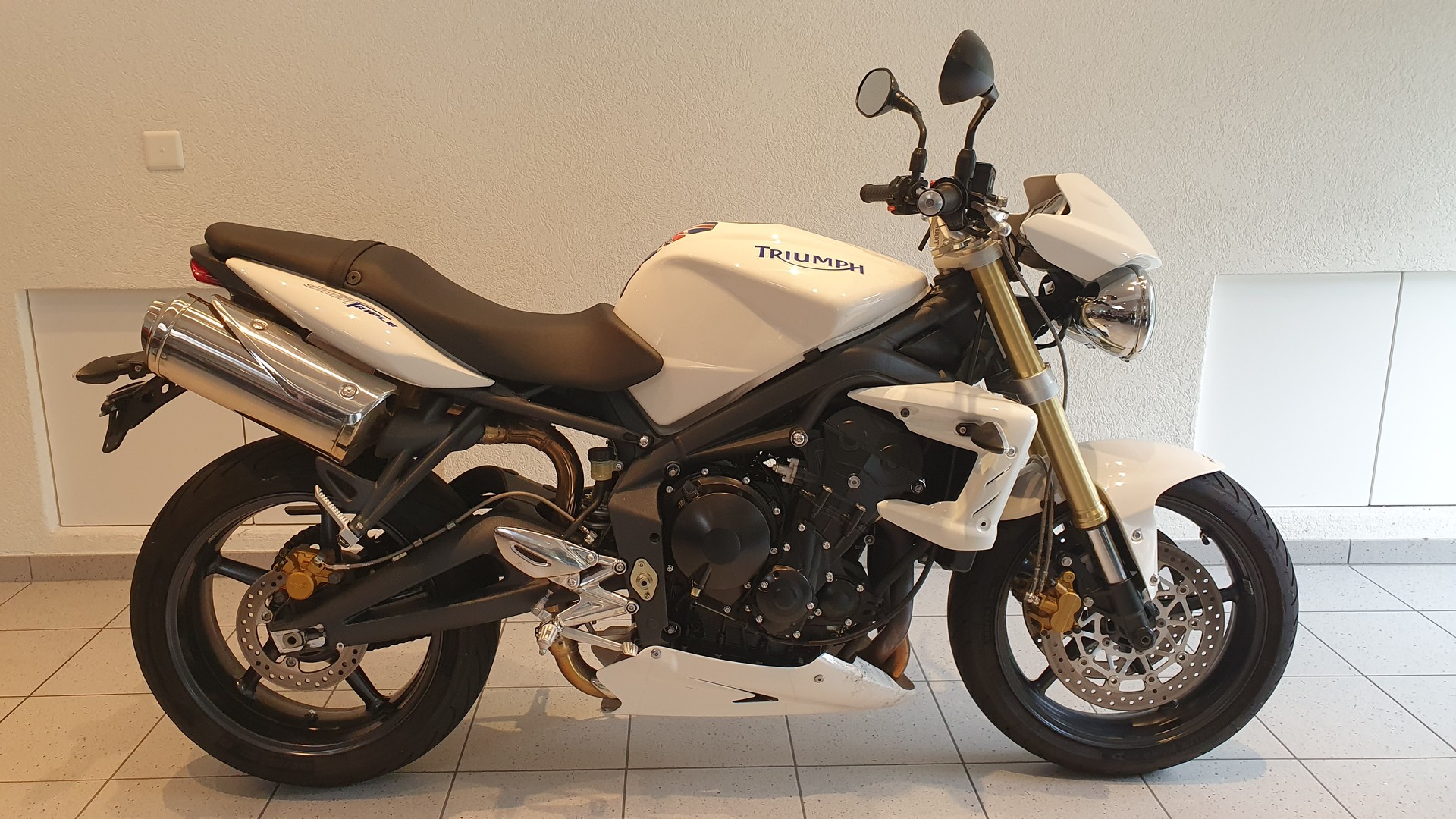 TRIUMPH Street Triple 675
