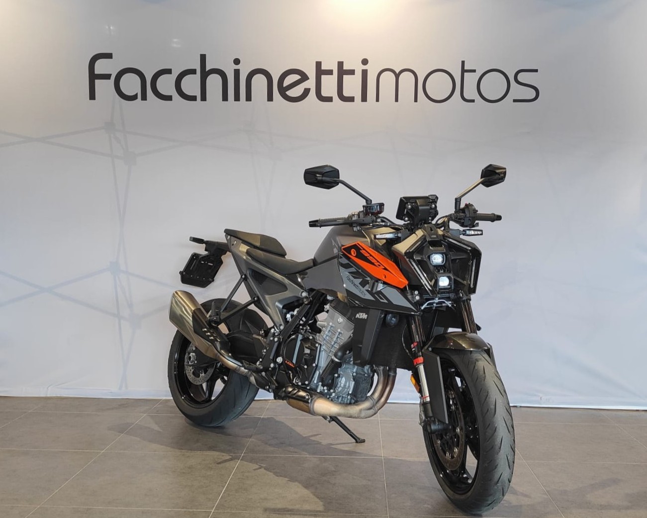 KTM 990 Duke-image-0