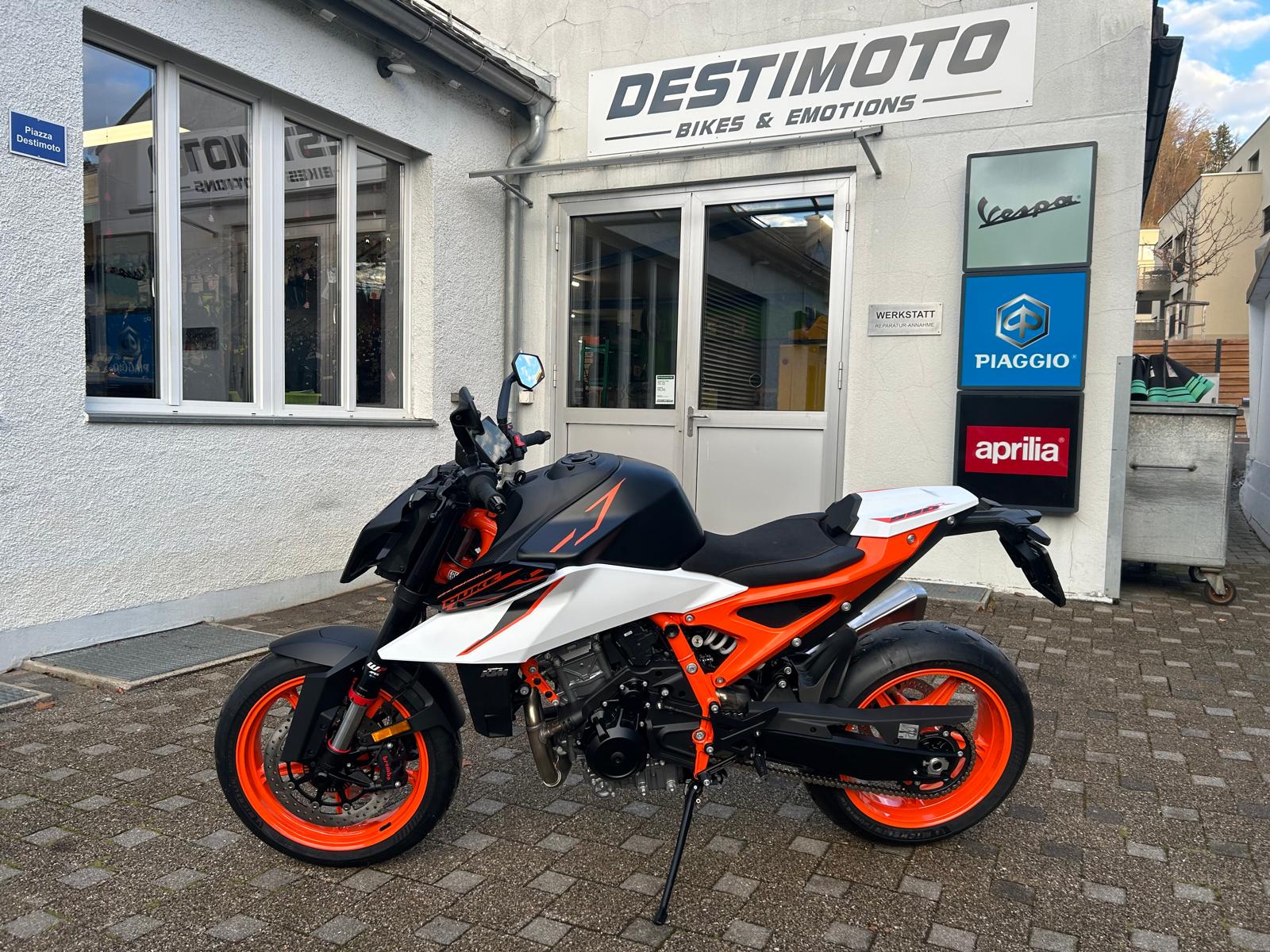 KTM 990 Duke R-image-1