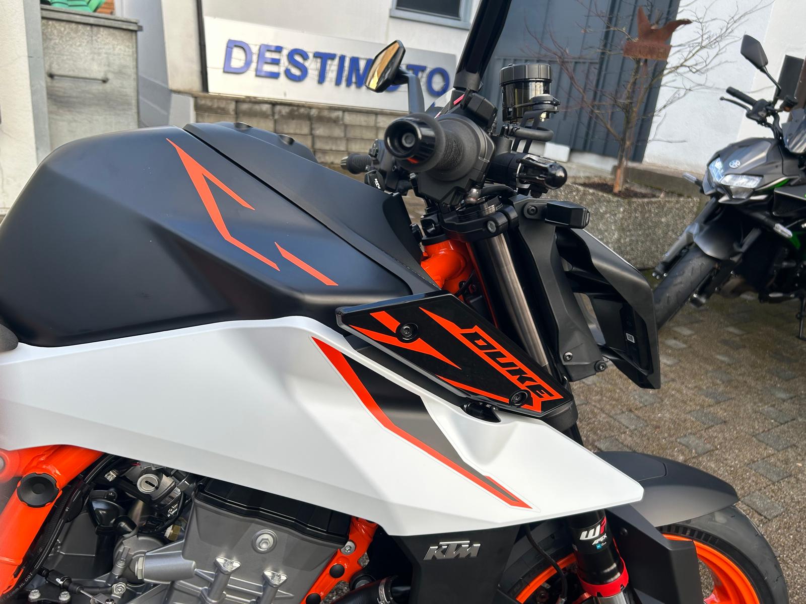 KTM 990 Duke R-image-6