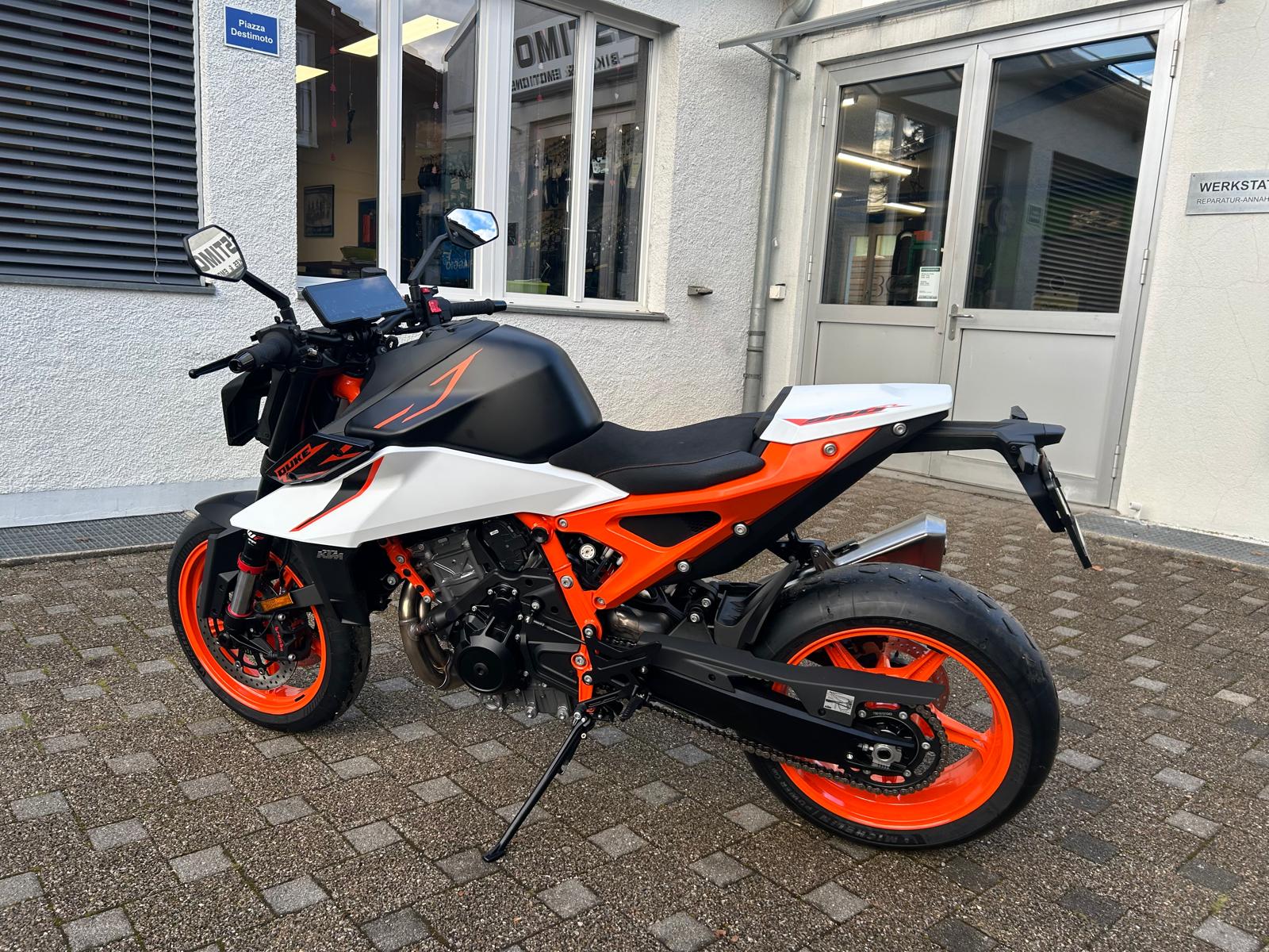 KTM 990 Duke R-image-3
