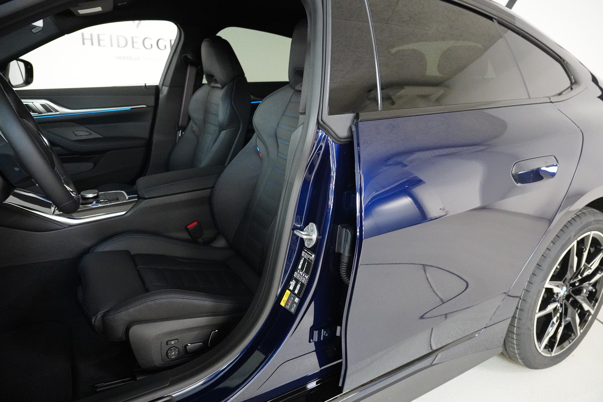 BMW i4 M60 M Sport Pro-image-11