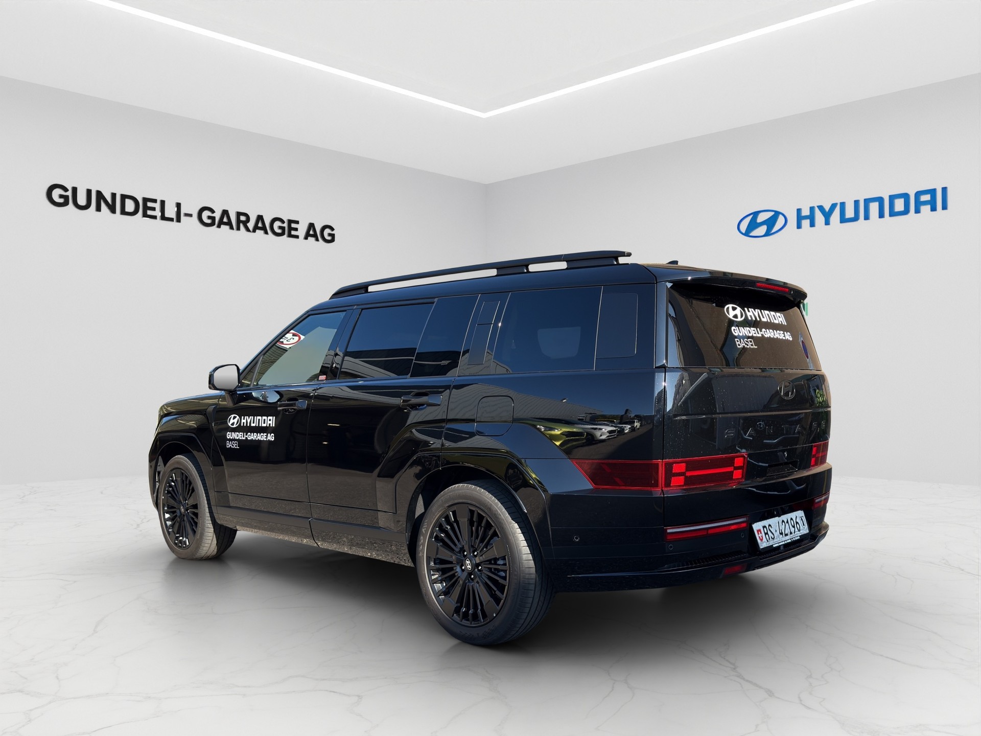 HYUNDAI Santa Fe 1.6 T-GDi HEV Calligraphy 4WD Automatic-image-3