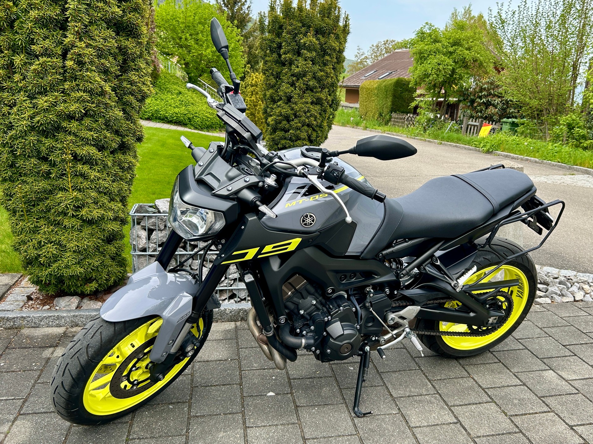 YAMAHA MT-09 ABS-image-2