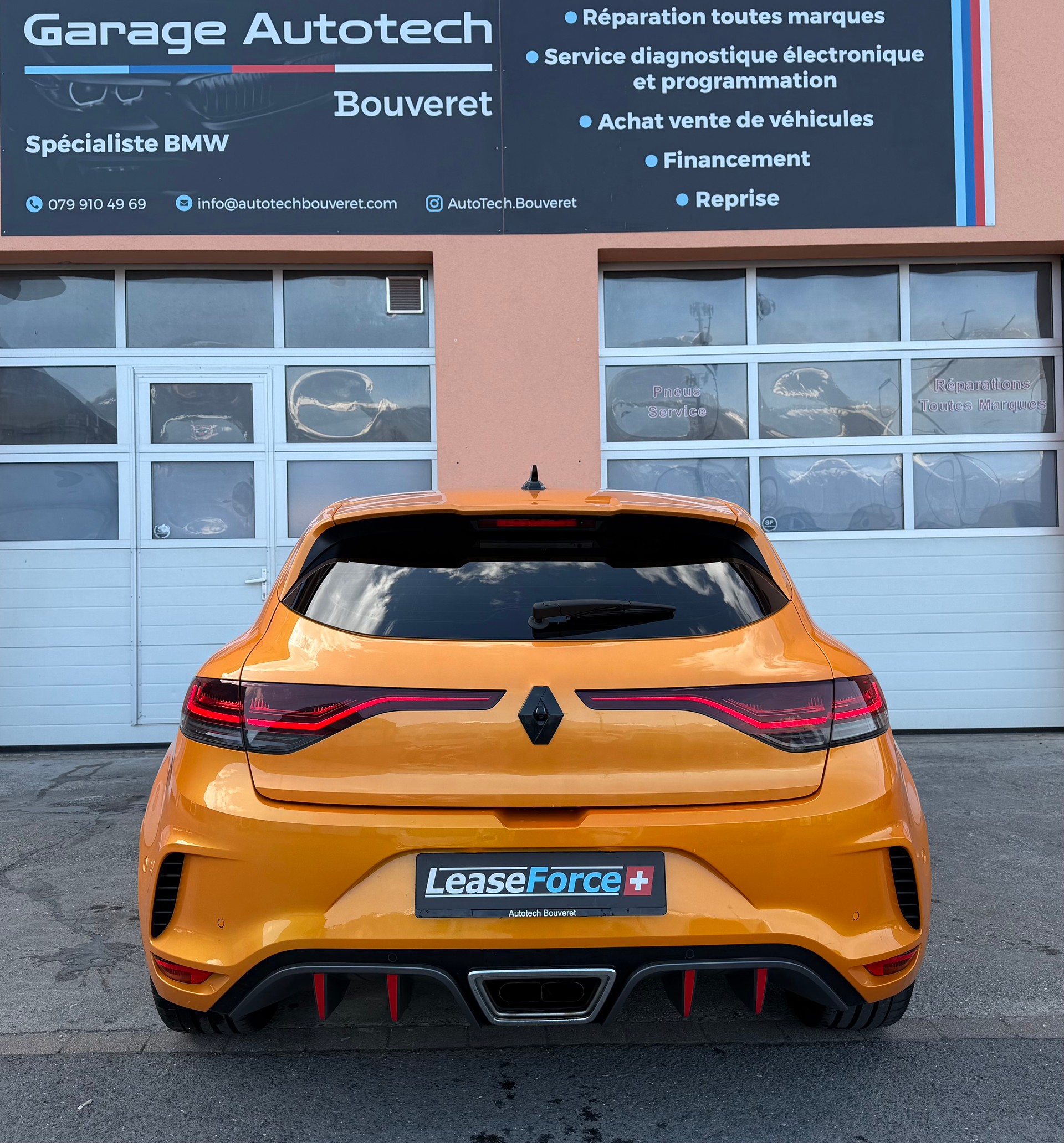 RENAULT Mégane Trophy 300 EDC-image-5