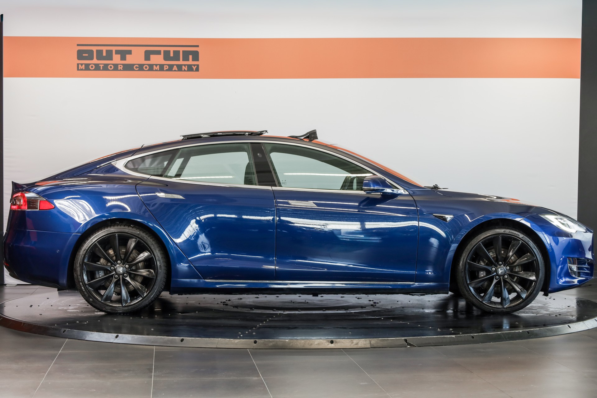 TESLA Model S 100 D-image-5