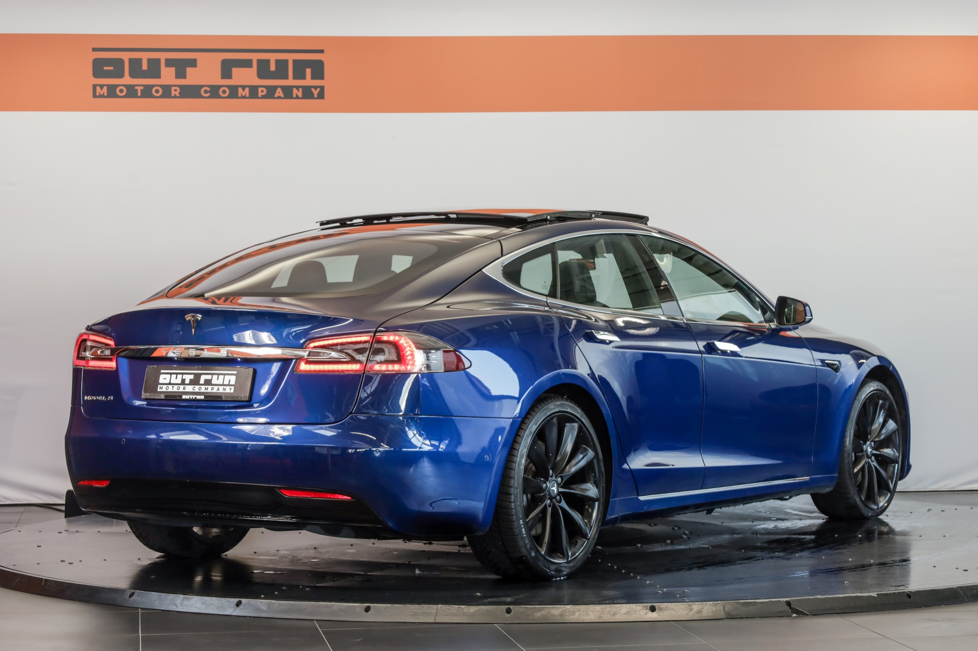 TESLA Model S 100 D-image-4