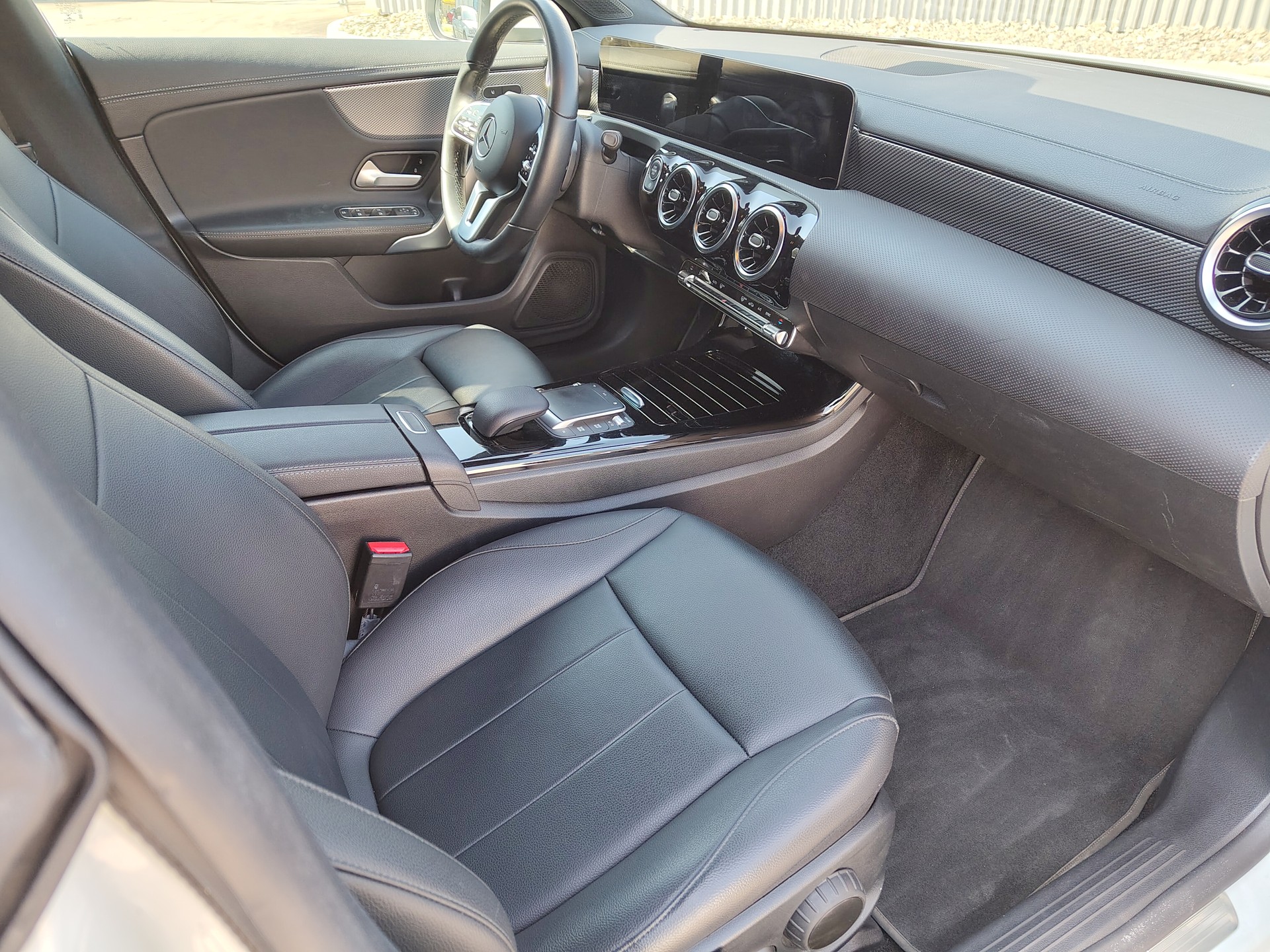 MERCEDES-BENZ CLA Shooting Brake 180 7G-DCT Progressive-image-6
