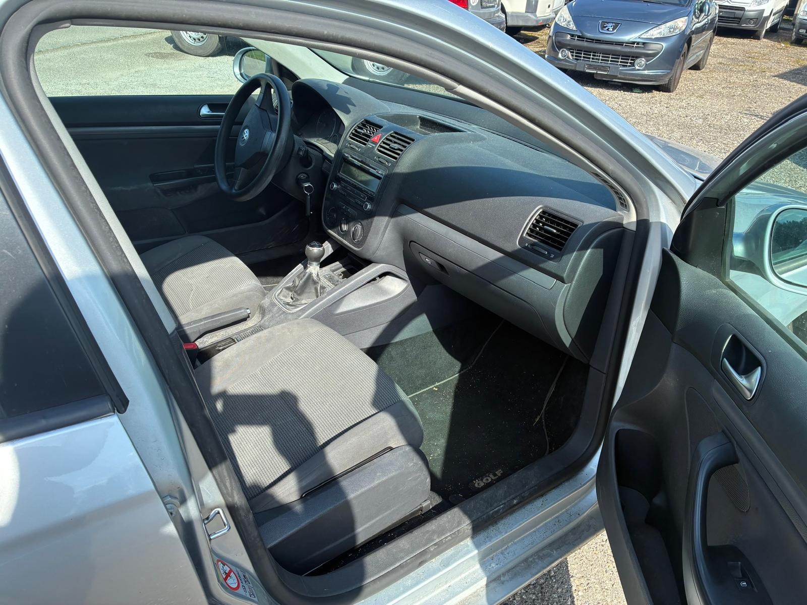 VW Golf Variant 1.9 TDI BlueMotion Trendline-image-3