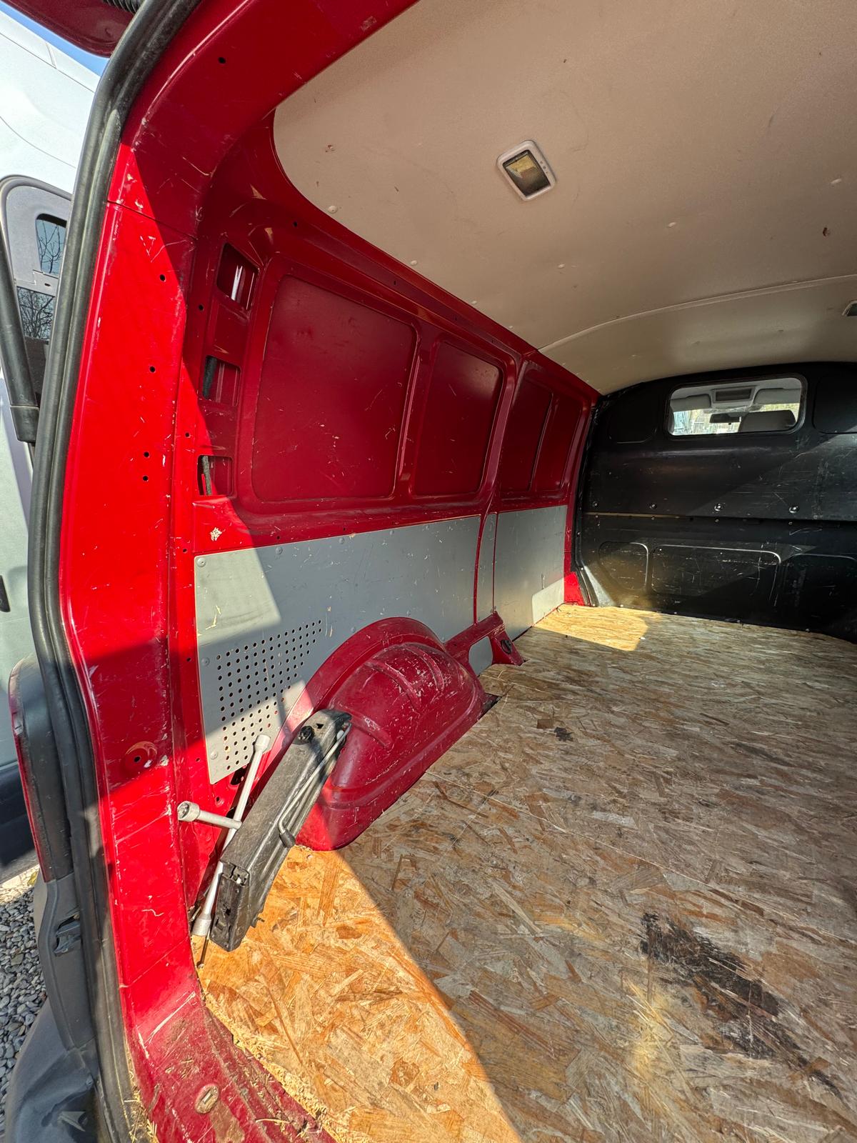 VW T5 2.0 TDI-image-17
