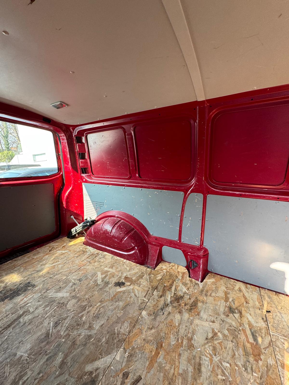 VW T5 2.0 TDI-image-12