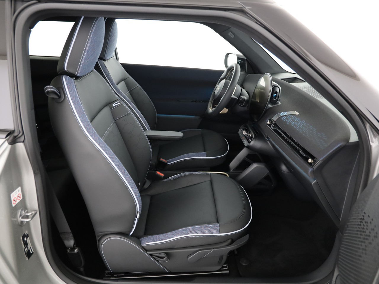 MINI Cooper E-image-13