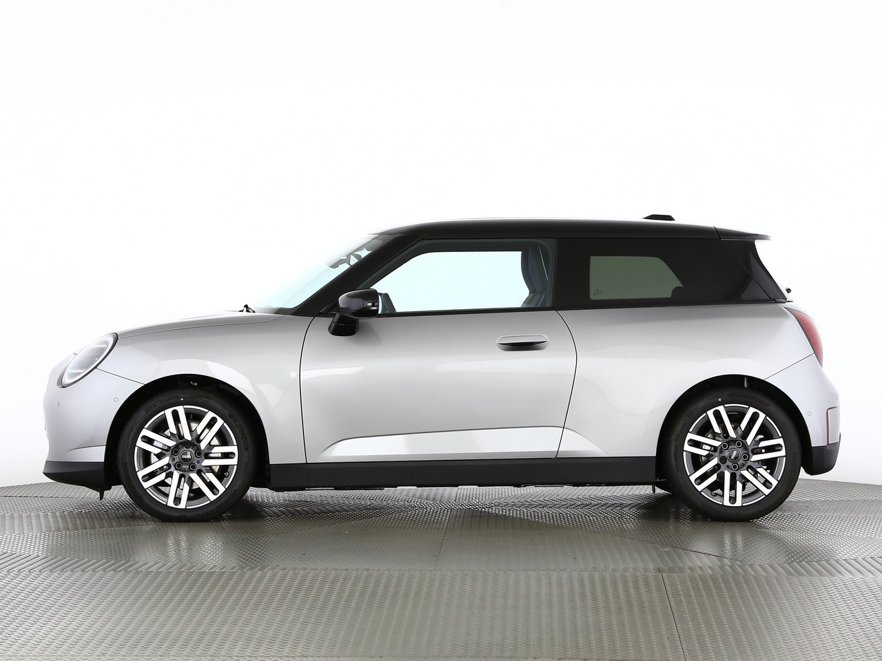 MINI Cooper E-showroom-element-2