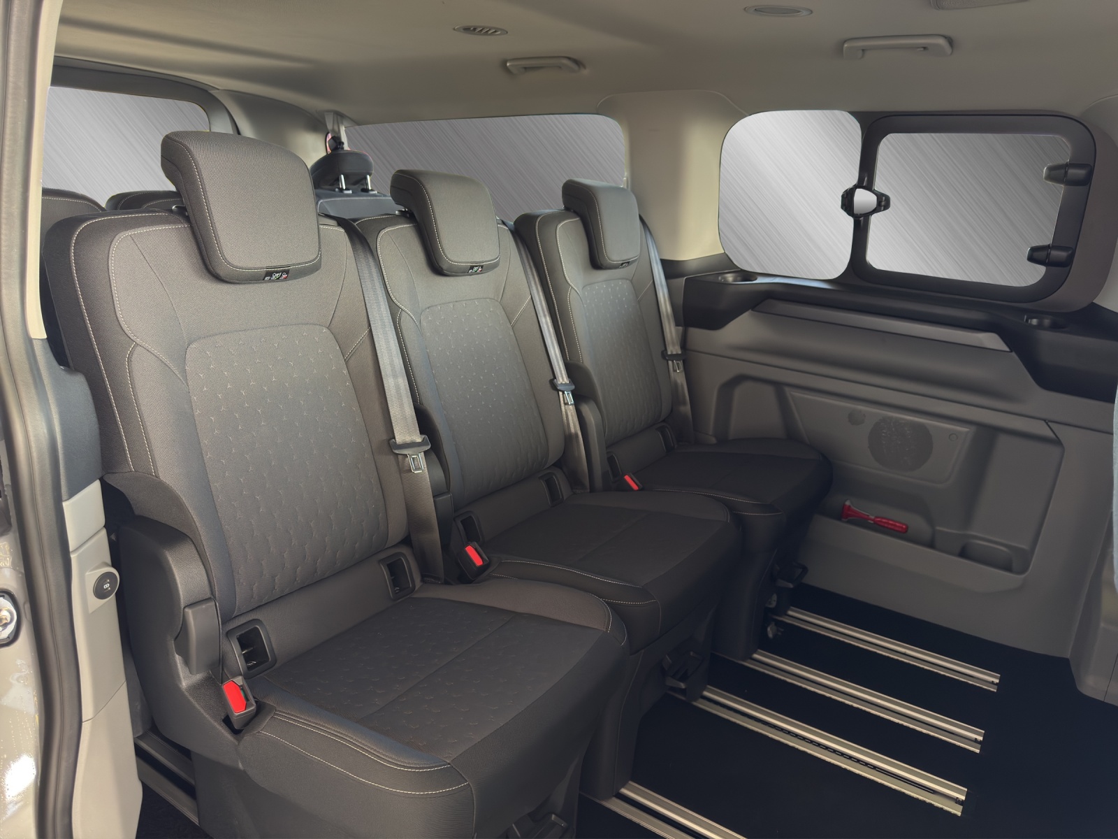 FORD Tourneo Custom Bus 320 L2 2.0 EcoBlue Titanium 4x4-image-12