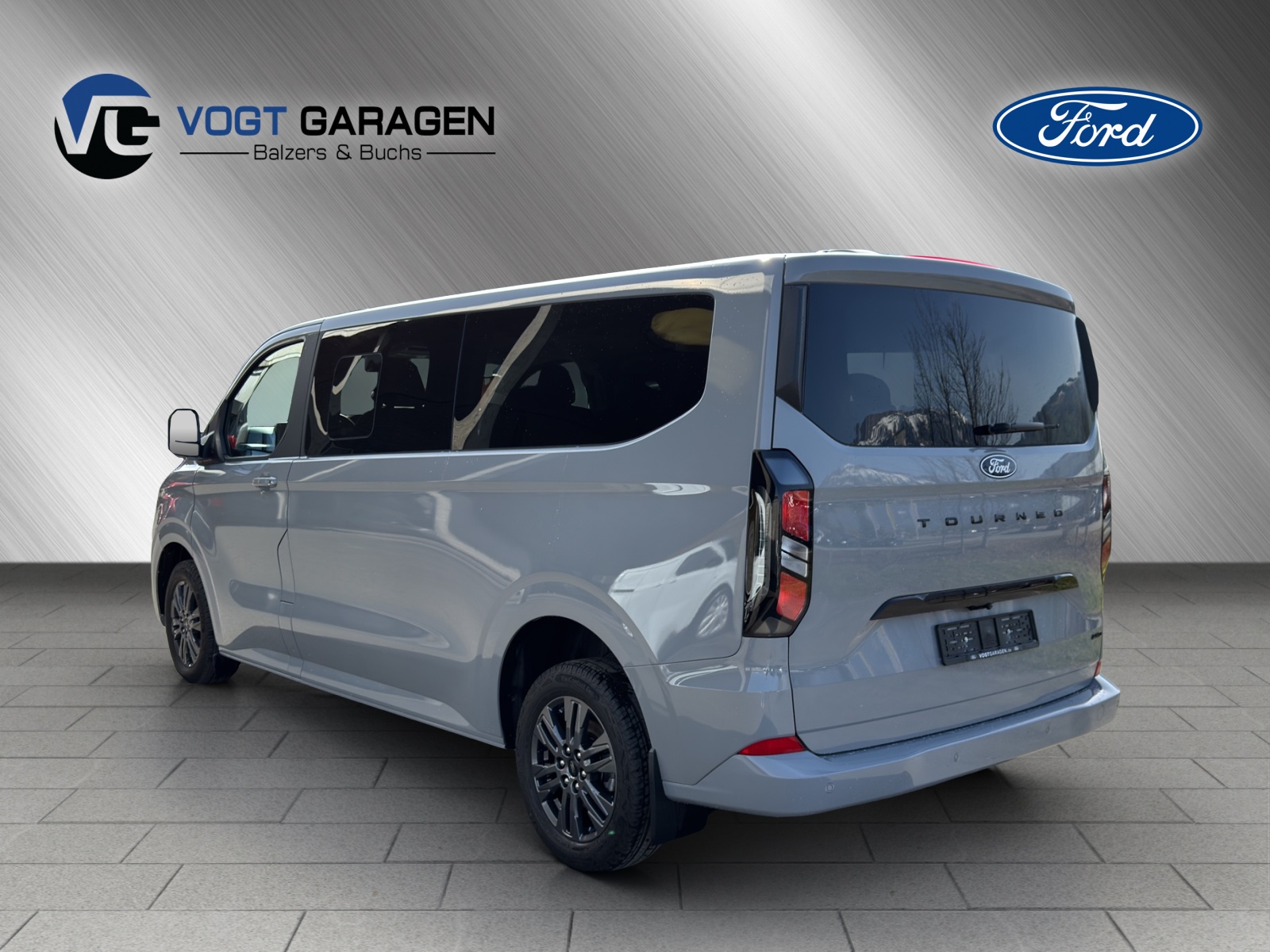FORD Tourneo Custom Bus 320 L2 2.0 EcoBlue Titanium 4x4-showroom-element-3