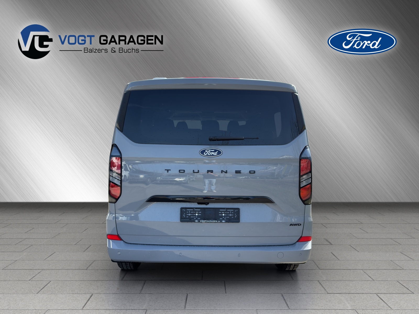 FORD Tourneo Custom Bus 320 L2 2.0 EcoBlue Titanium 4x4-image-4