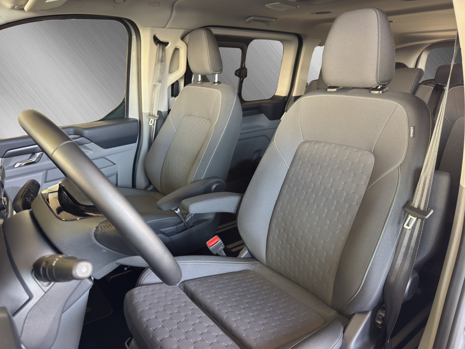 FORD Tourneo Custom Bus 320 L2 2.0 EcoBlue Titanium 4x4-image-11
