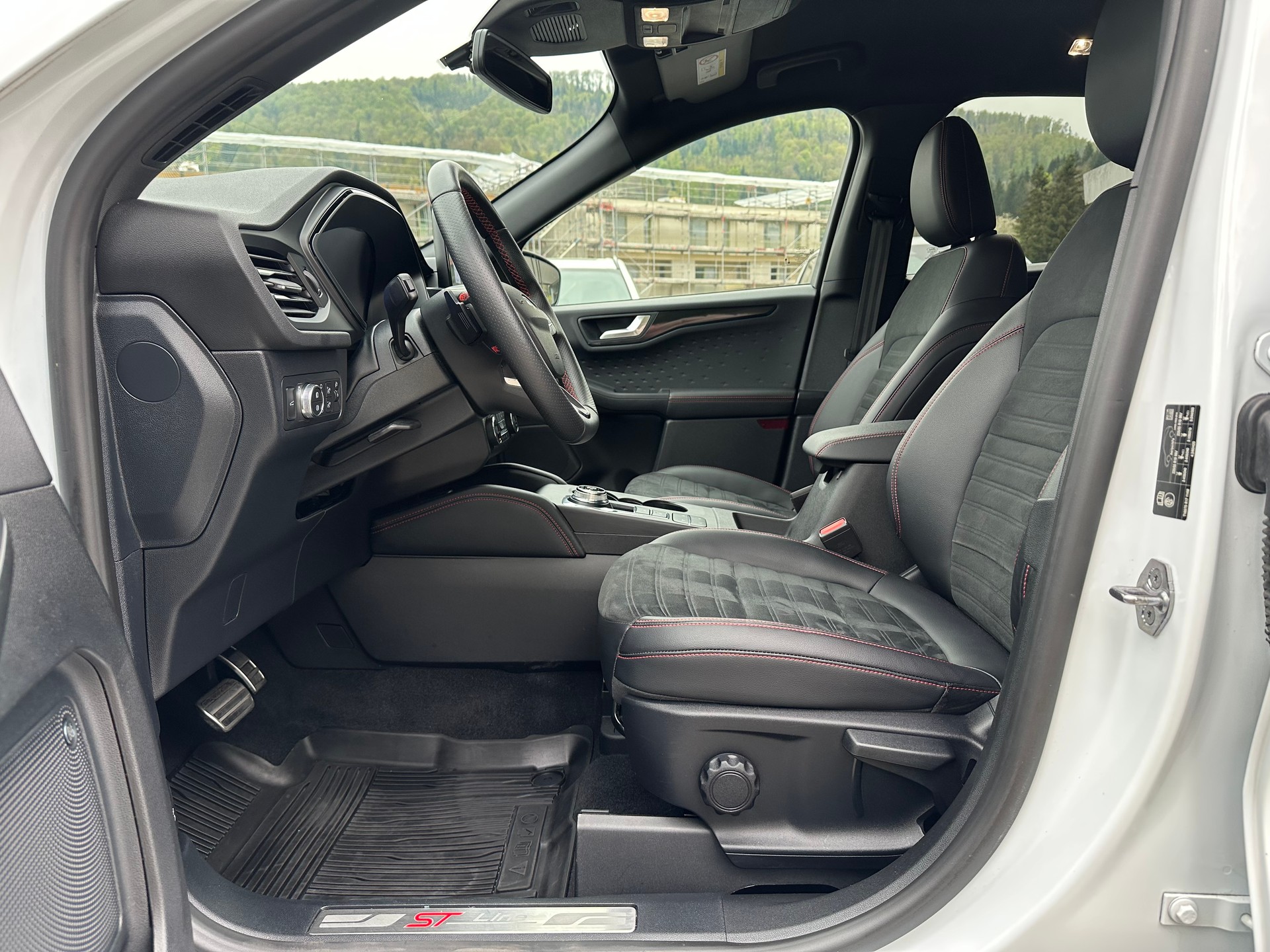 FORD Kuga 2.0 TDCi EcoBlue ST-Line X 4WD-image-9