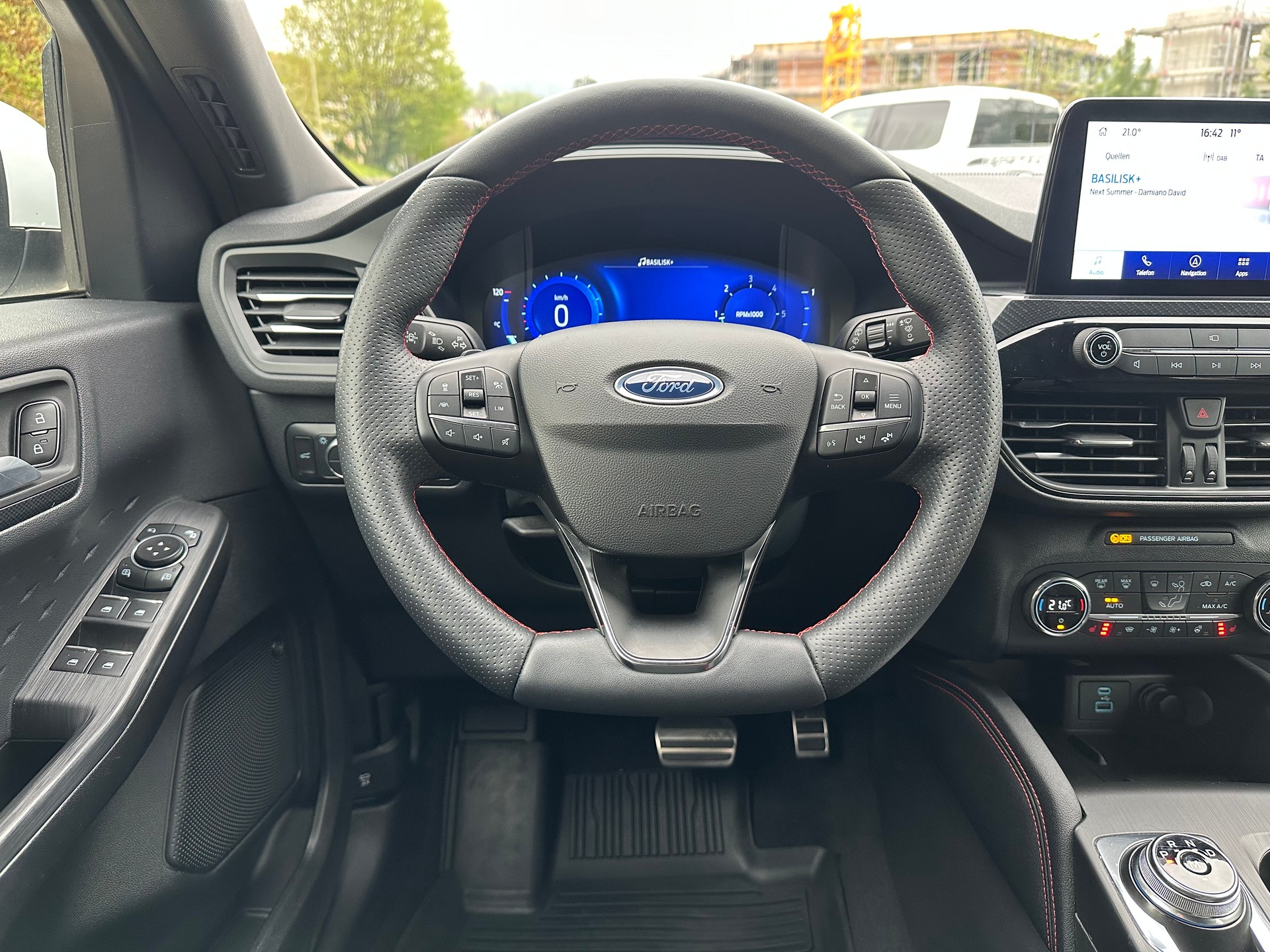 FORD Kuga 2.0 TDCi EcoBlue ST-Line X 4WD-image-12